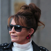 Sarah Palin Alaska'da geri dönüş yapmaya çalışıyor ama yıldızı evde söndü
