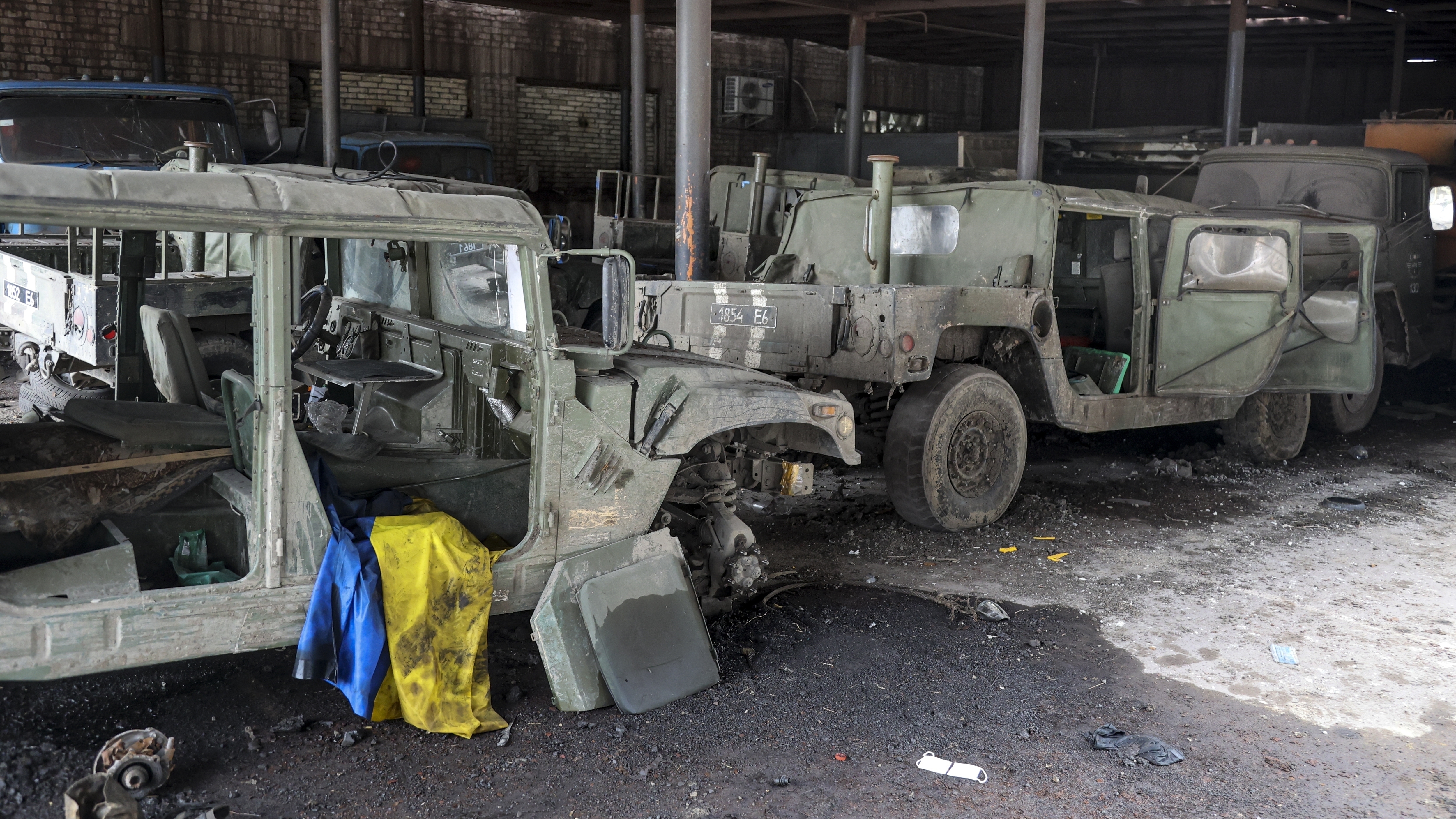 Putin orders troops not to storm Mariupol's last holdout