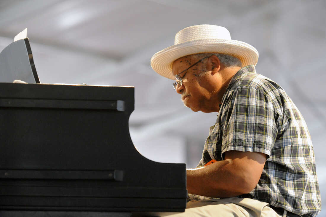 Jazz Legend Ellis Marsalis performs at the 2009 New Orleans Jazz & Heritage Festival