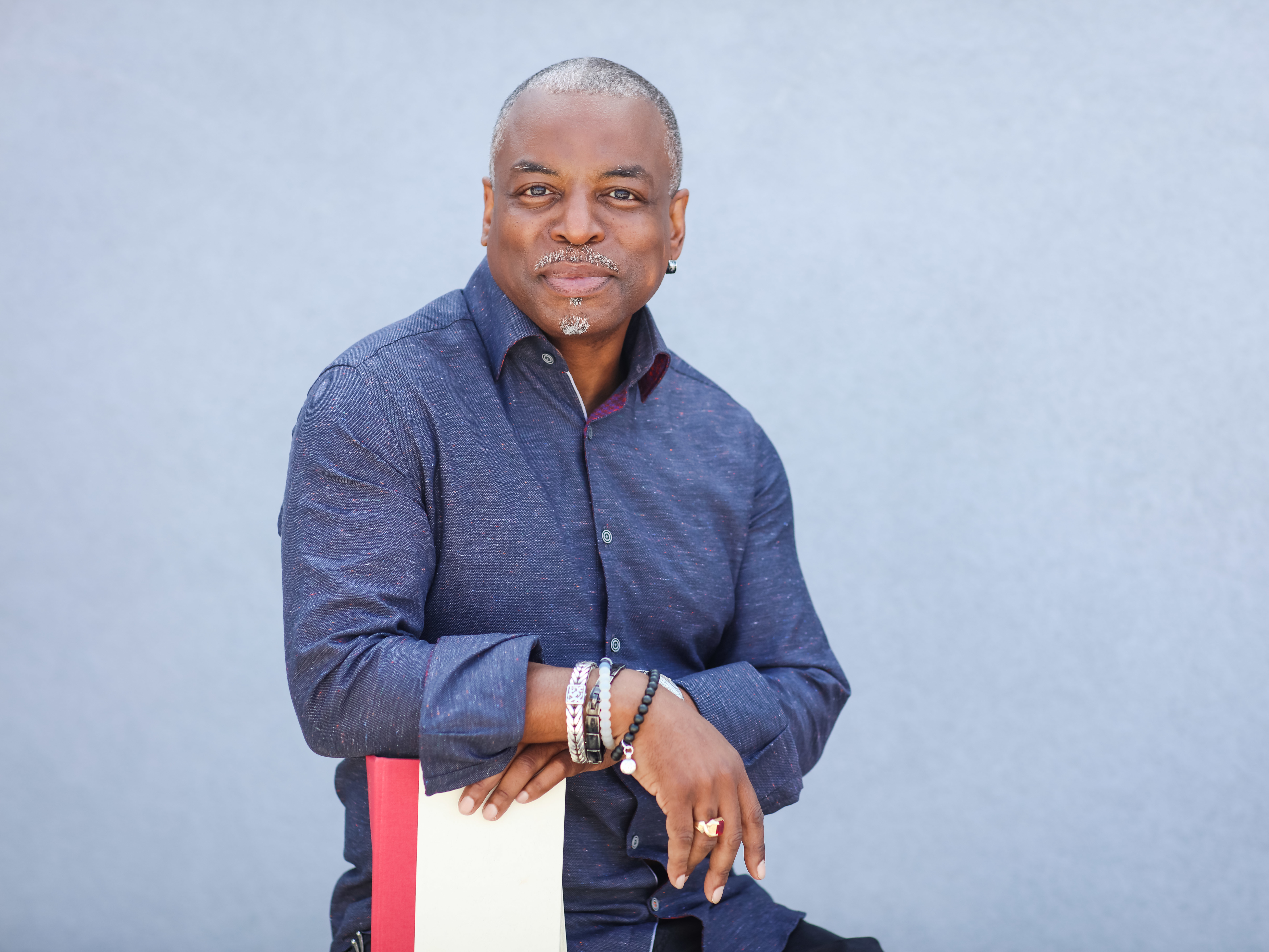 LeVar Burton will receive a Lifetime Achievement Award at the new children's Emmys - Vimarsana News