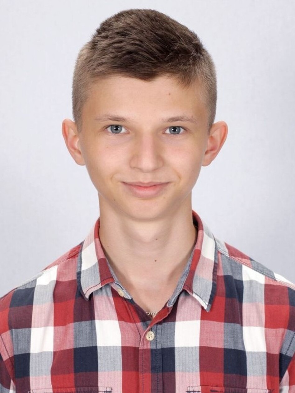 Serhii Kolomiichuk is from Dnipro, Ukraine. He is working with Omelyanov on a cockroach-related project.