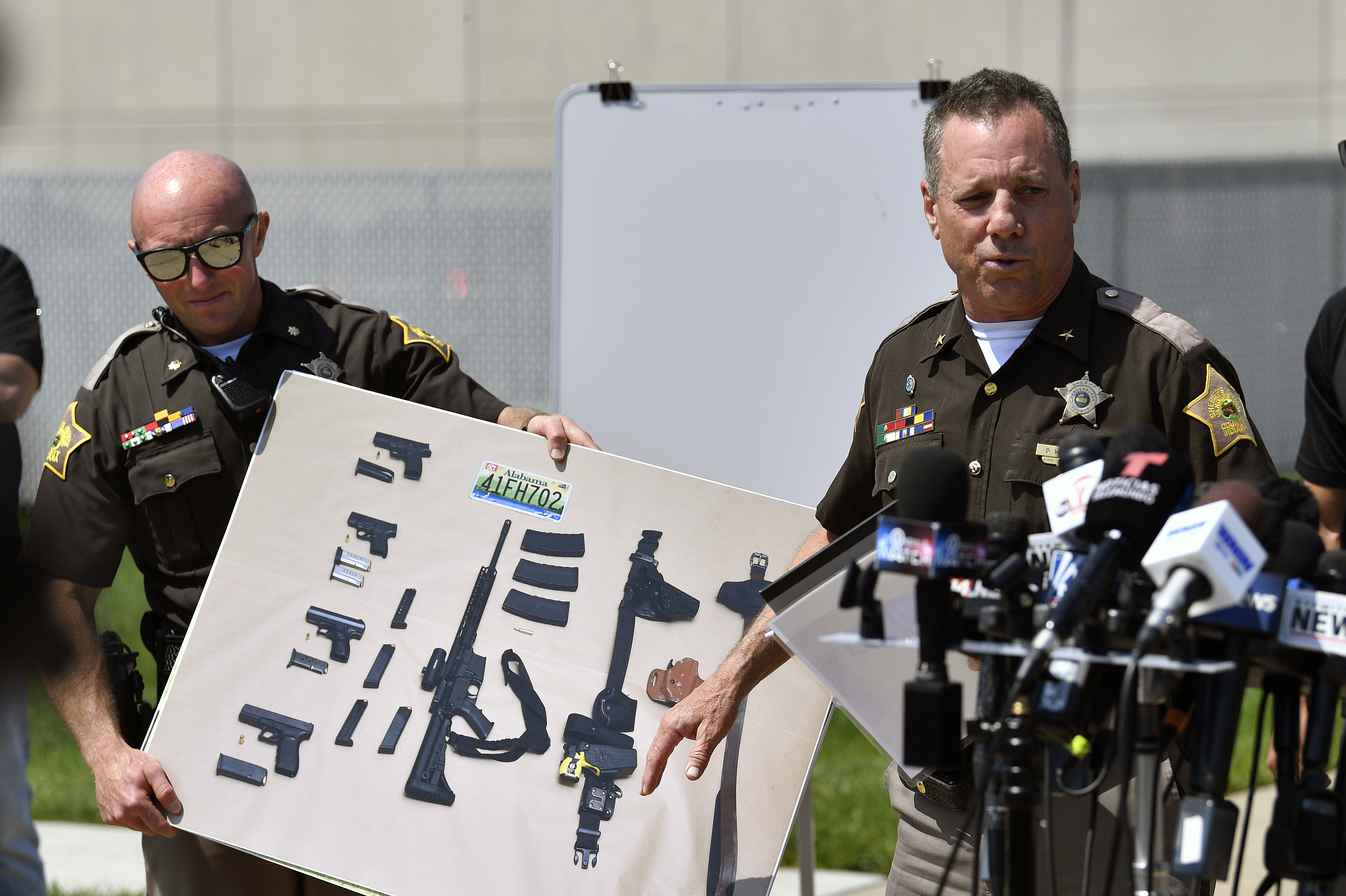 Sheriff says Alabama escapee and jail official were prepared for a shootout - Vimarsana News