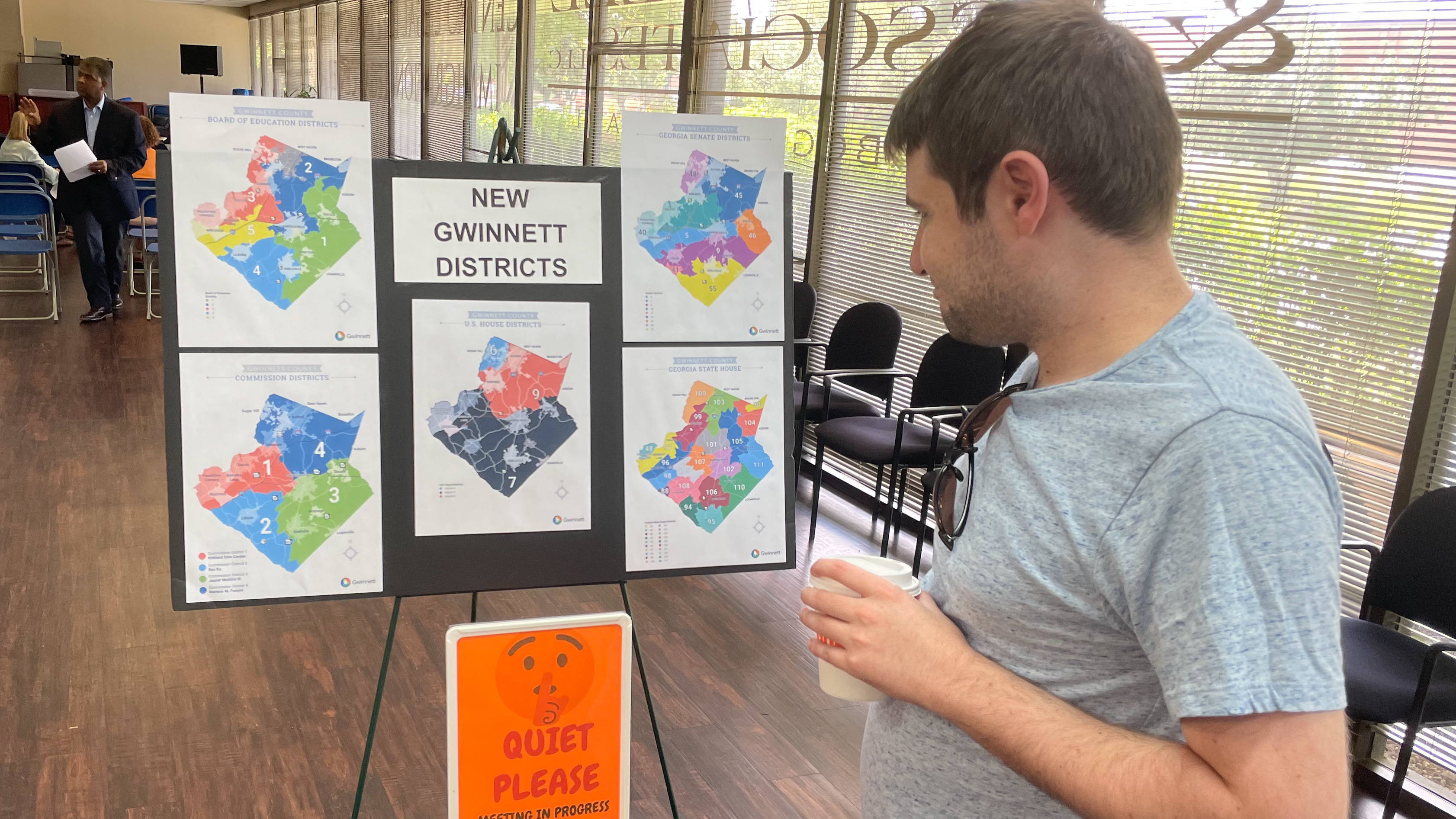 How two swing districts became one very red one and one very blue one : NPR - Vimarsana News