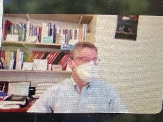 This photo of a professor wearing a mask went viral. So did his response to critics - Vimarsana News