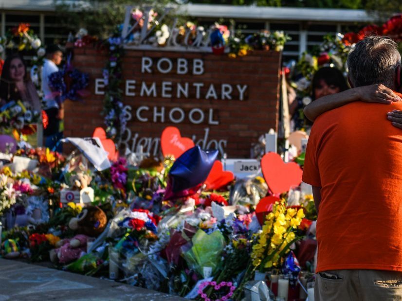 A makeshift memorial at Robb Elementary School in Uvalde, Texas after a school massacre left 19 children and two teachers dead. (Chandan Khanna / AFP via Getty Images)