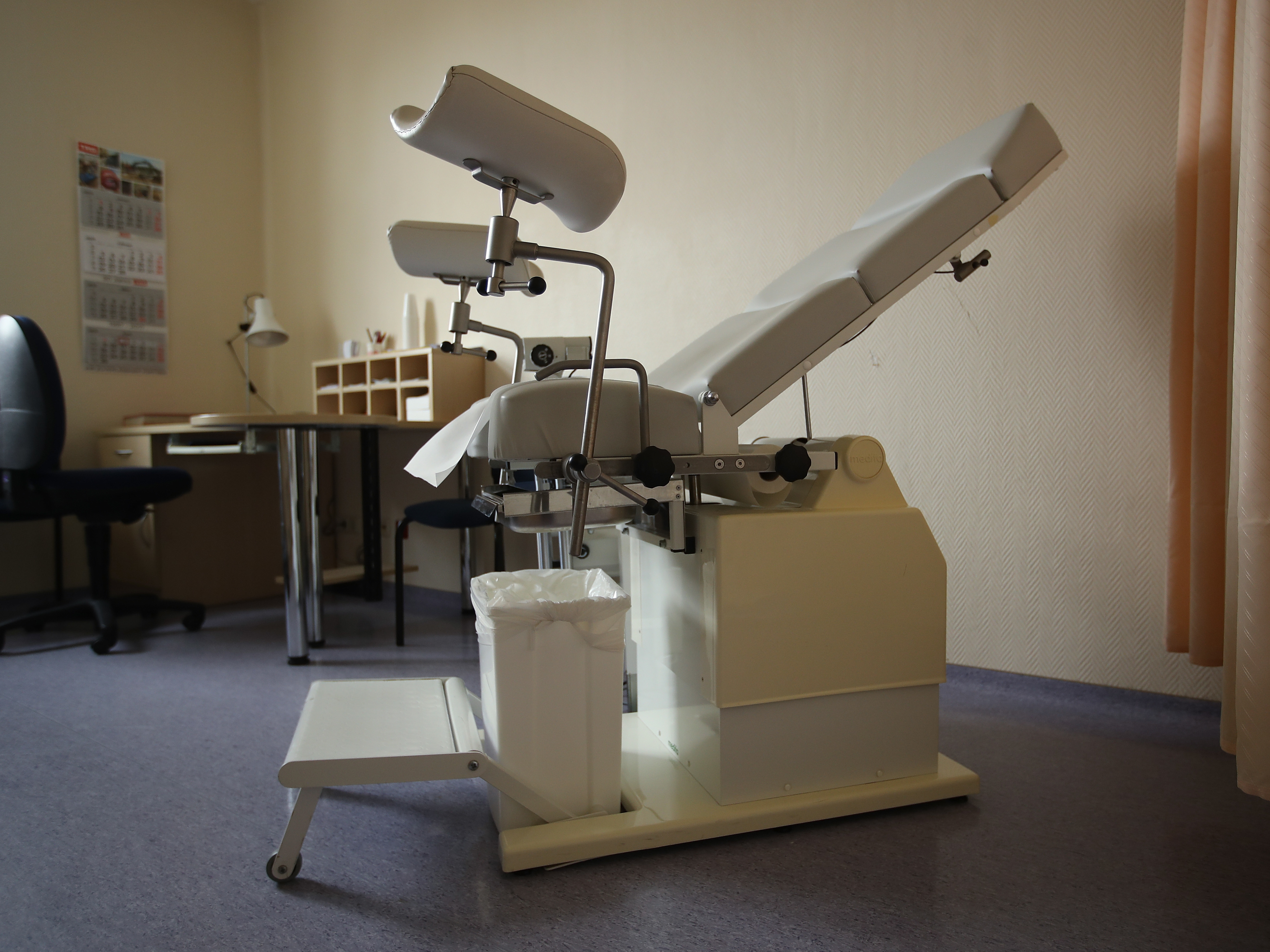 A gynecology chair sits in a doctor's office. (Getty Images)