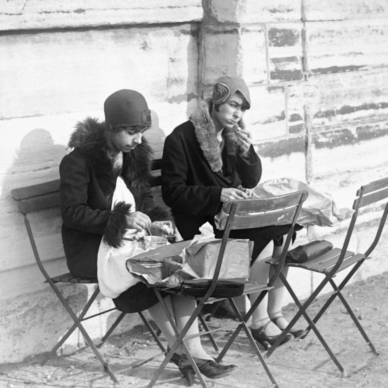 Lunching@Work: When Eating at Your Desk Is Forbidden