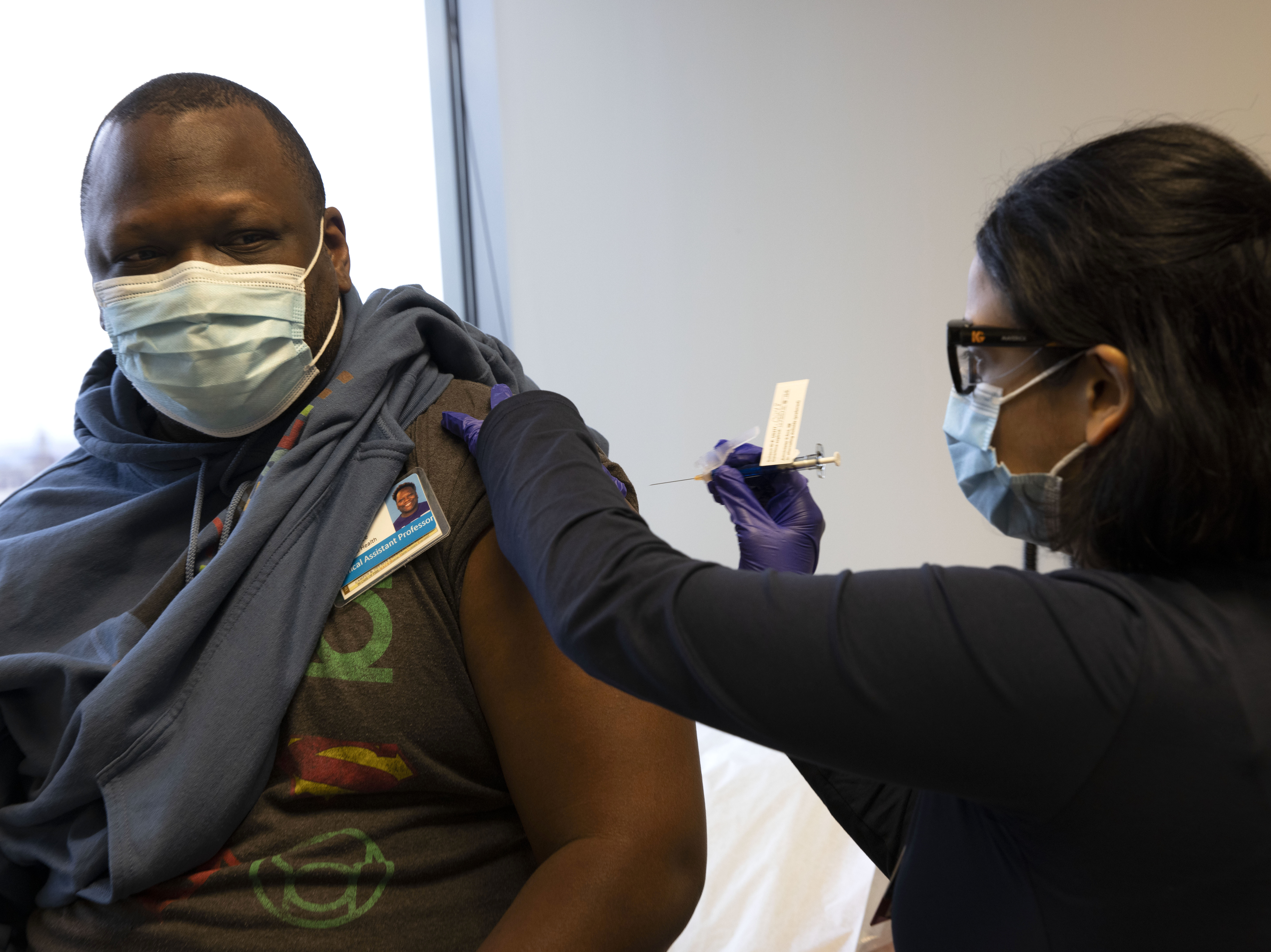 Advisers to the FDA back Novavax COVID vaccine