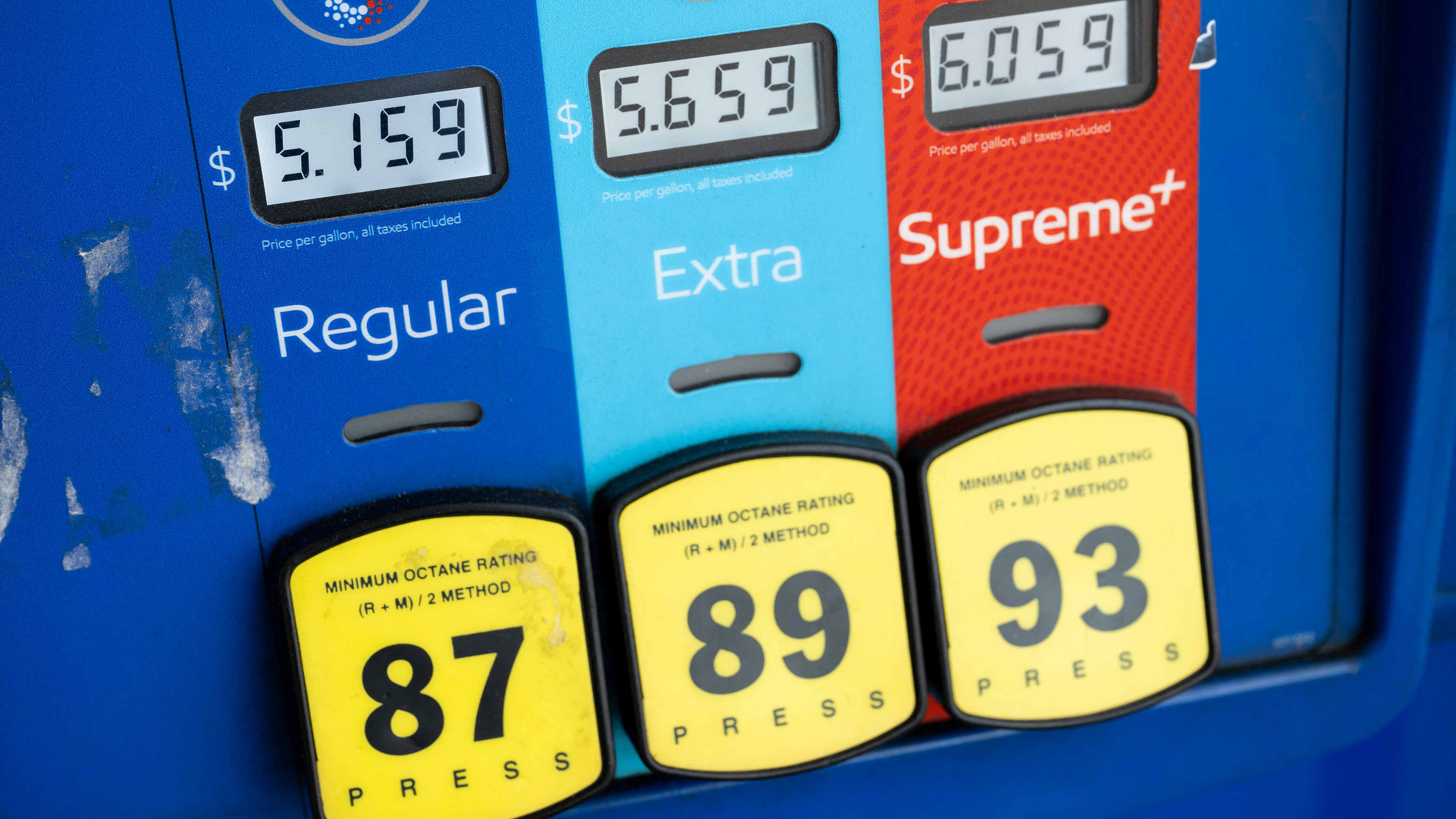 Average gas prices in the US hit $5 for the first time
