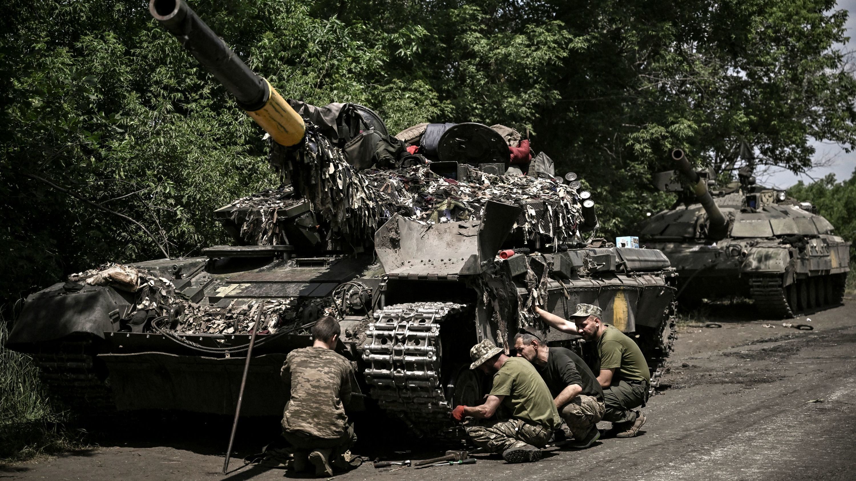 Ukraine finds itself outnumbered as Russia advances in the Donbas Ukraine finds itself outnumbered as Russia advances in the Donbas