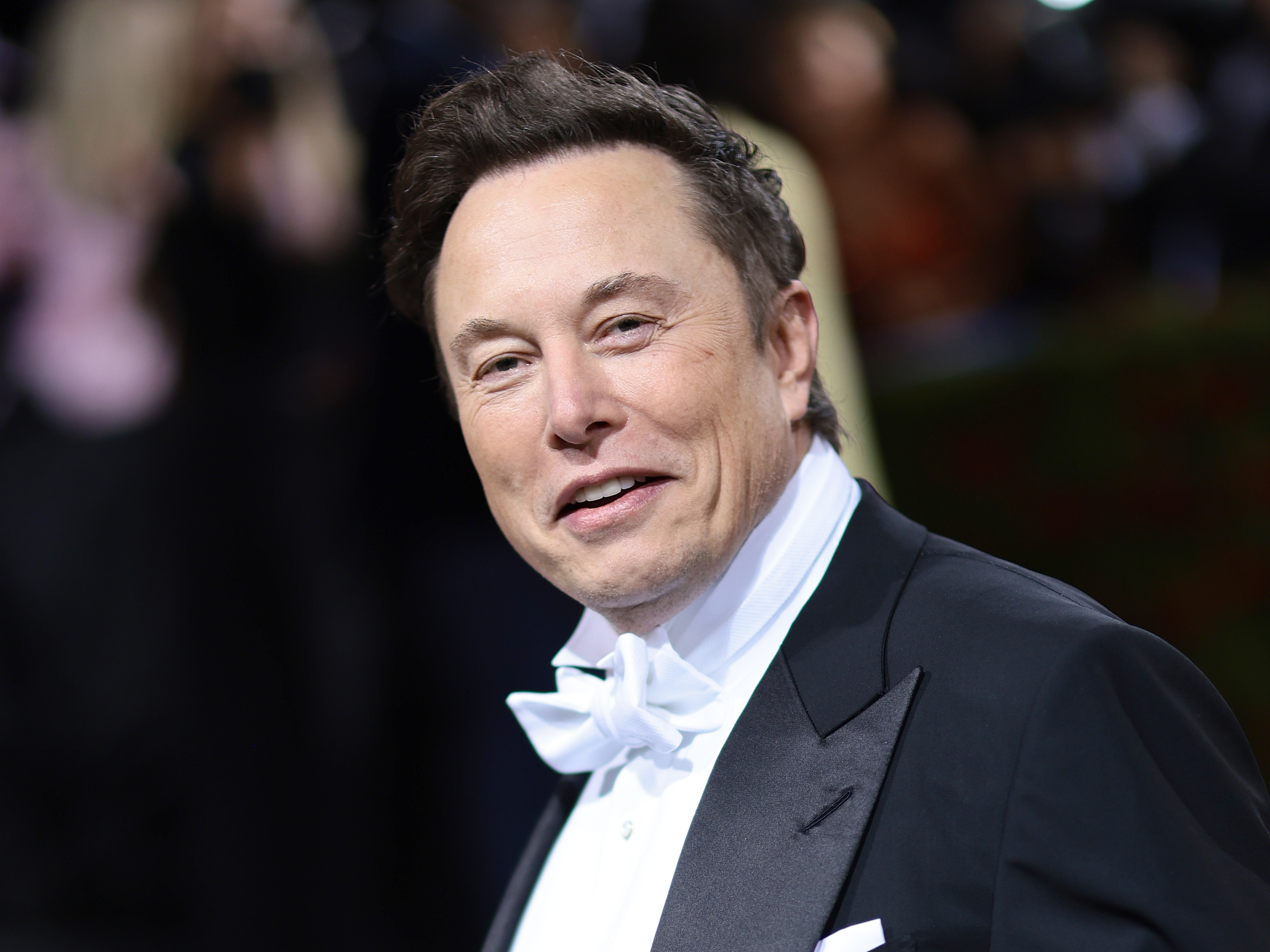 Elon Musk addresses Twitter staff about free speech, remote work, layoffs  and aliens : NPR
