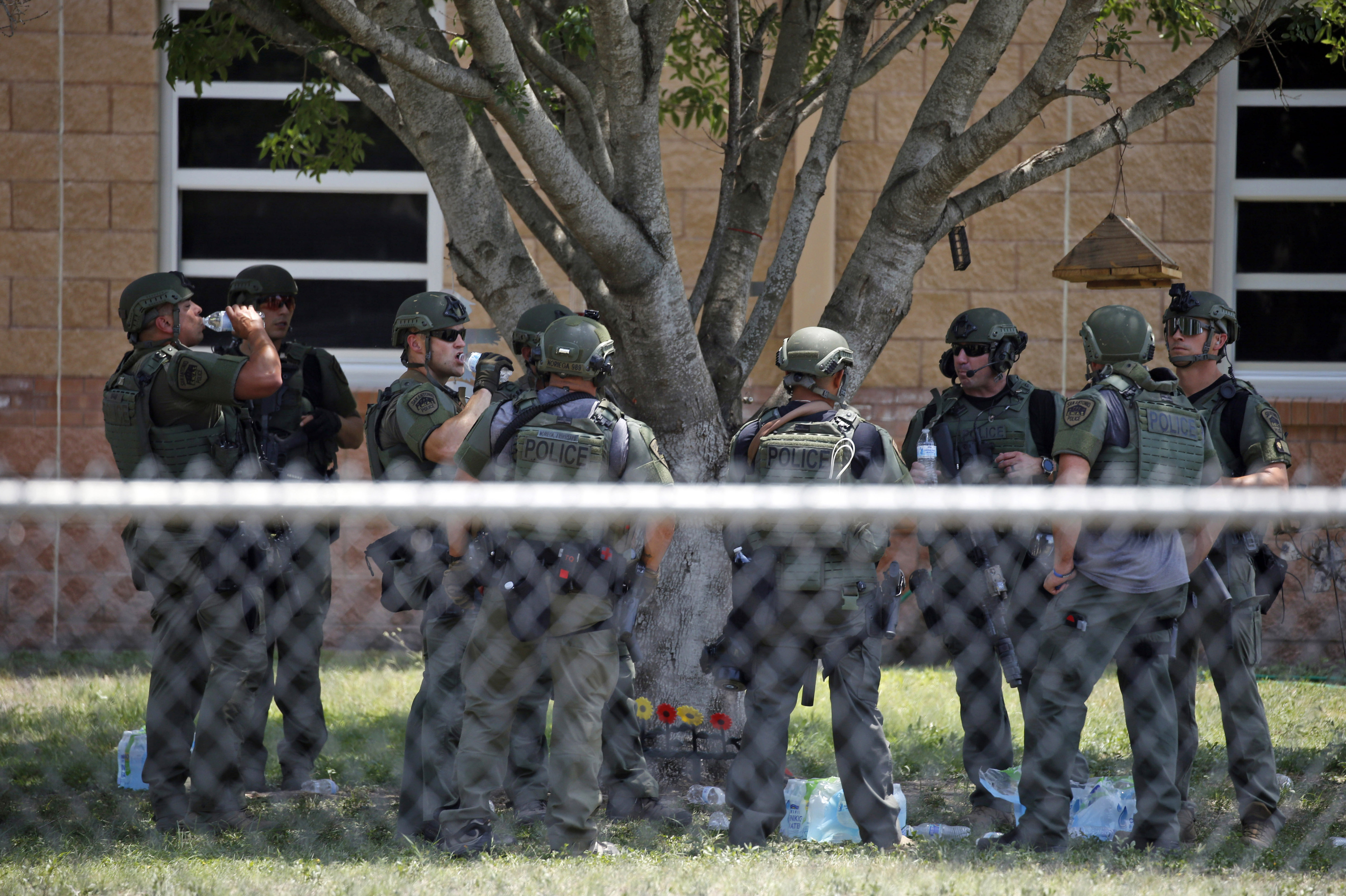 Uvalde officials are using a legal loophole to block the release of shooting records - Vimarsana News