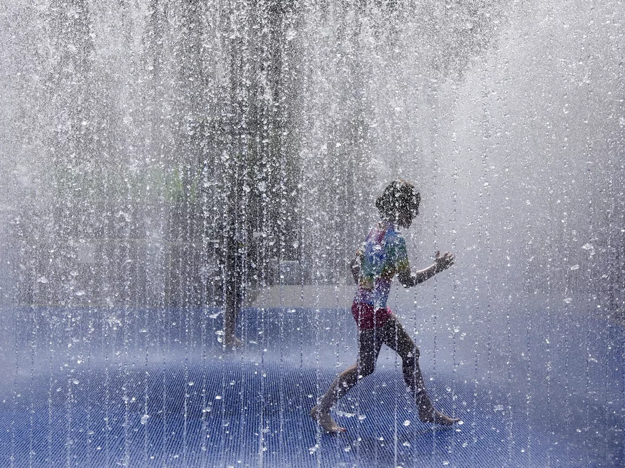 Europe suffrs under heat wave