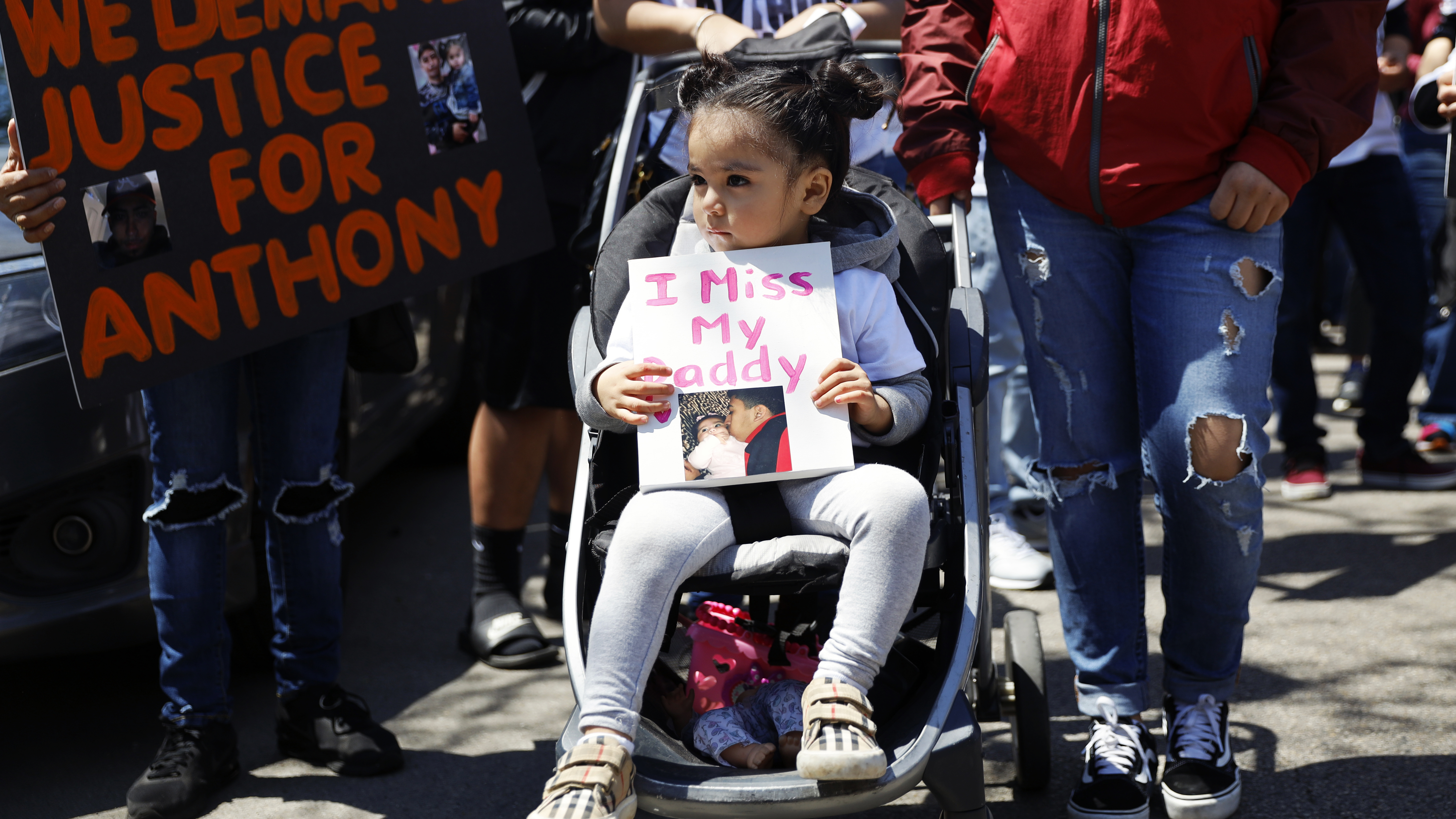 Chicago police will no longer be allowed to chase people on foot Chicago police will no longer be allowed to chase people on foot