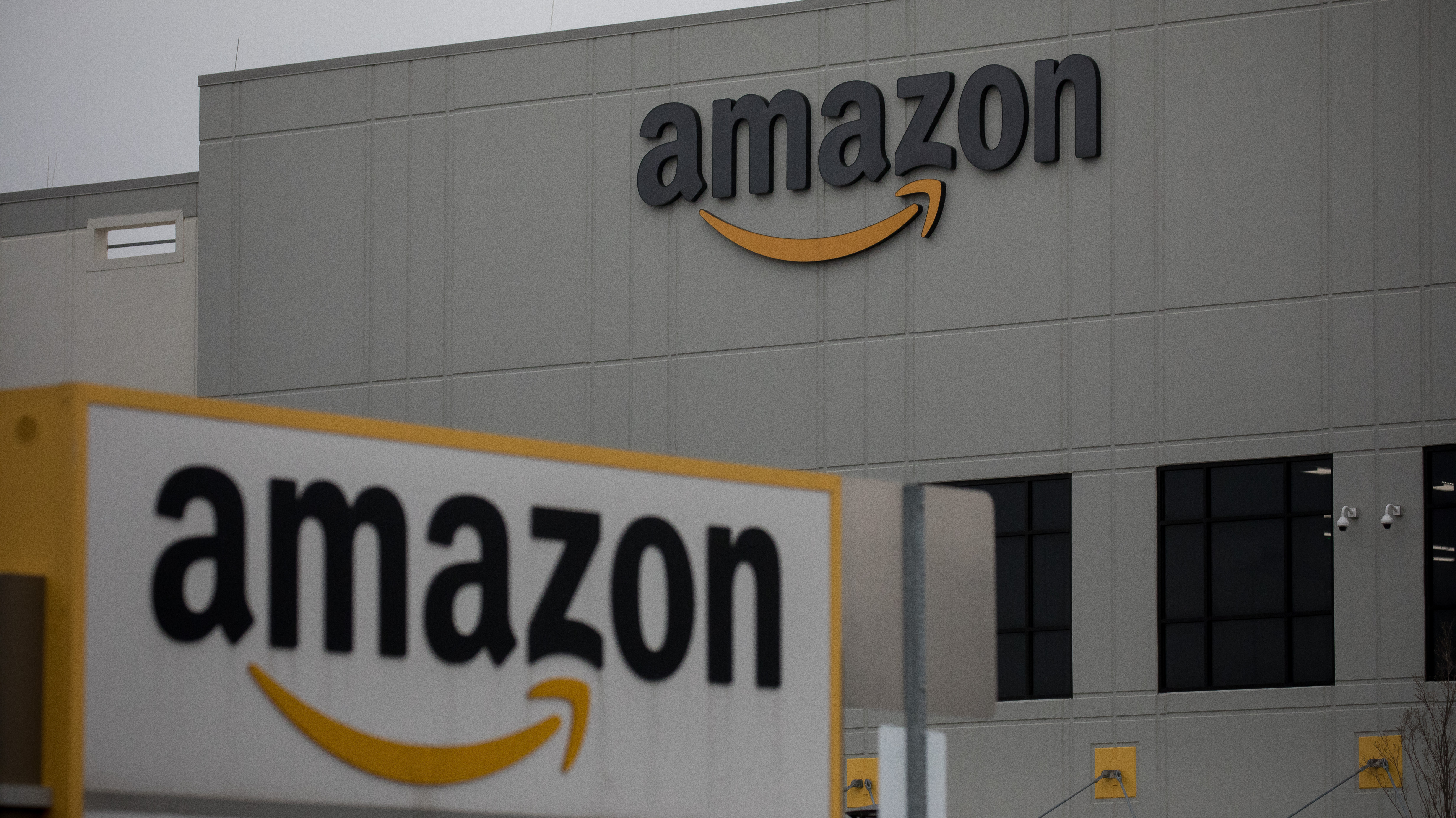 Amazon seeks to overturn union victory in marathon Zoom hearing : NPR - Vimarsana News