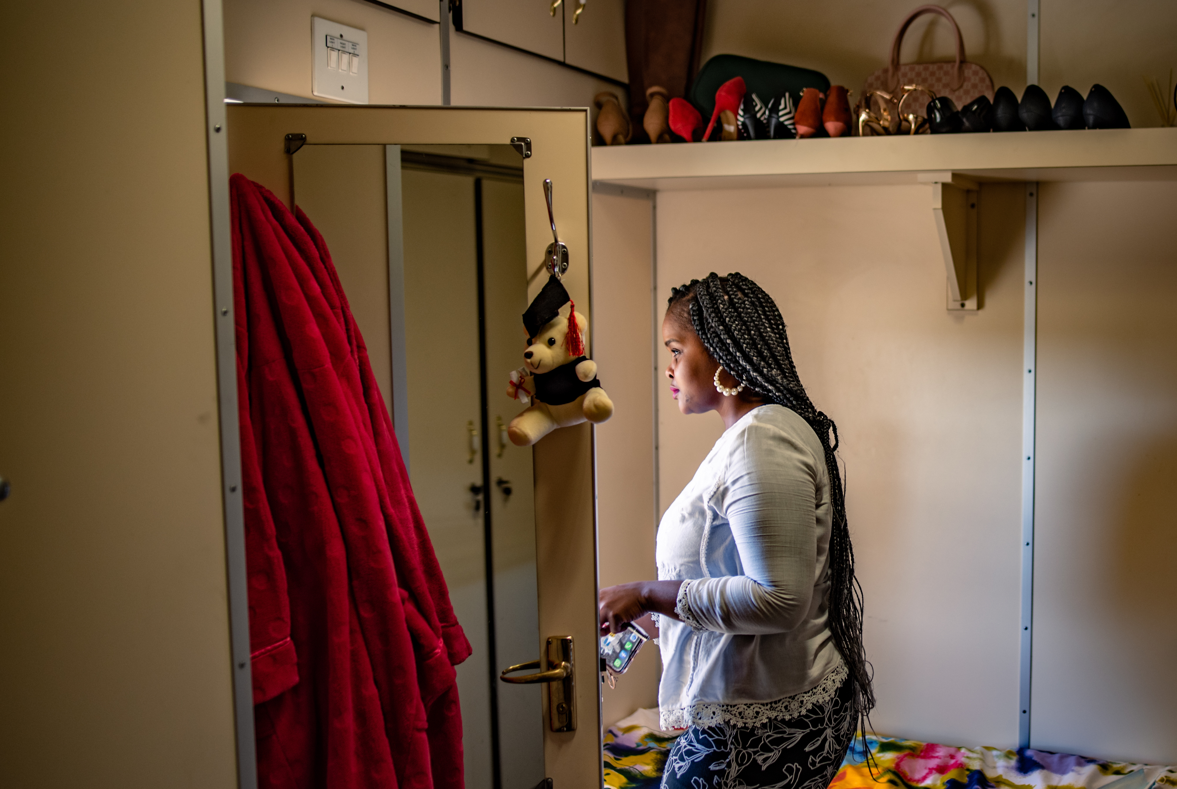 PHOTOS: South Africa's 'train of hope' is a godsend for millions. But new threats loom 5 Londeka Noxolo Zulu, manager of the eye clinic on the Phelophepa, leaves her cabin to attend to patients. The train — which accommodates 22 permanent medical staff, around 40 medical students and 15 support personnel — has been Zulu's primary home for more than eight years.