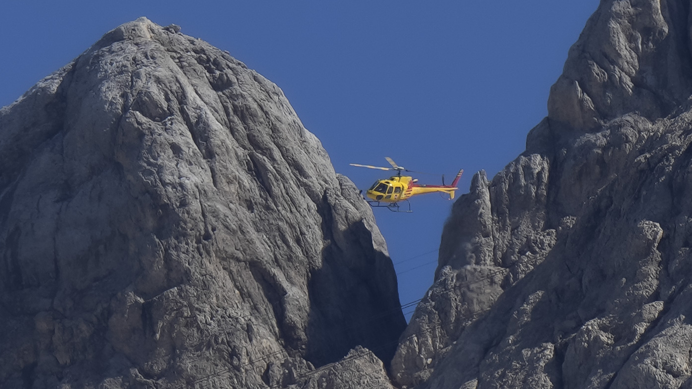 Drone search resumes on Italian glacier after avalanche : NPR - Vimarsana News