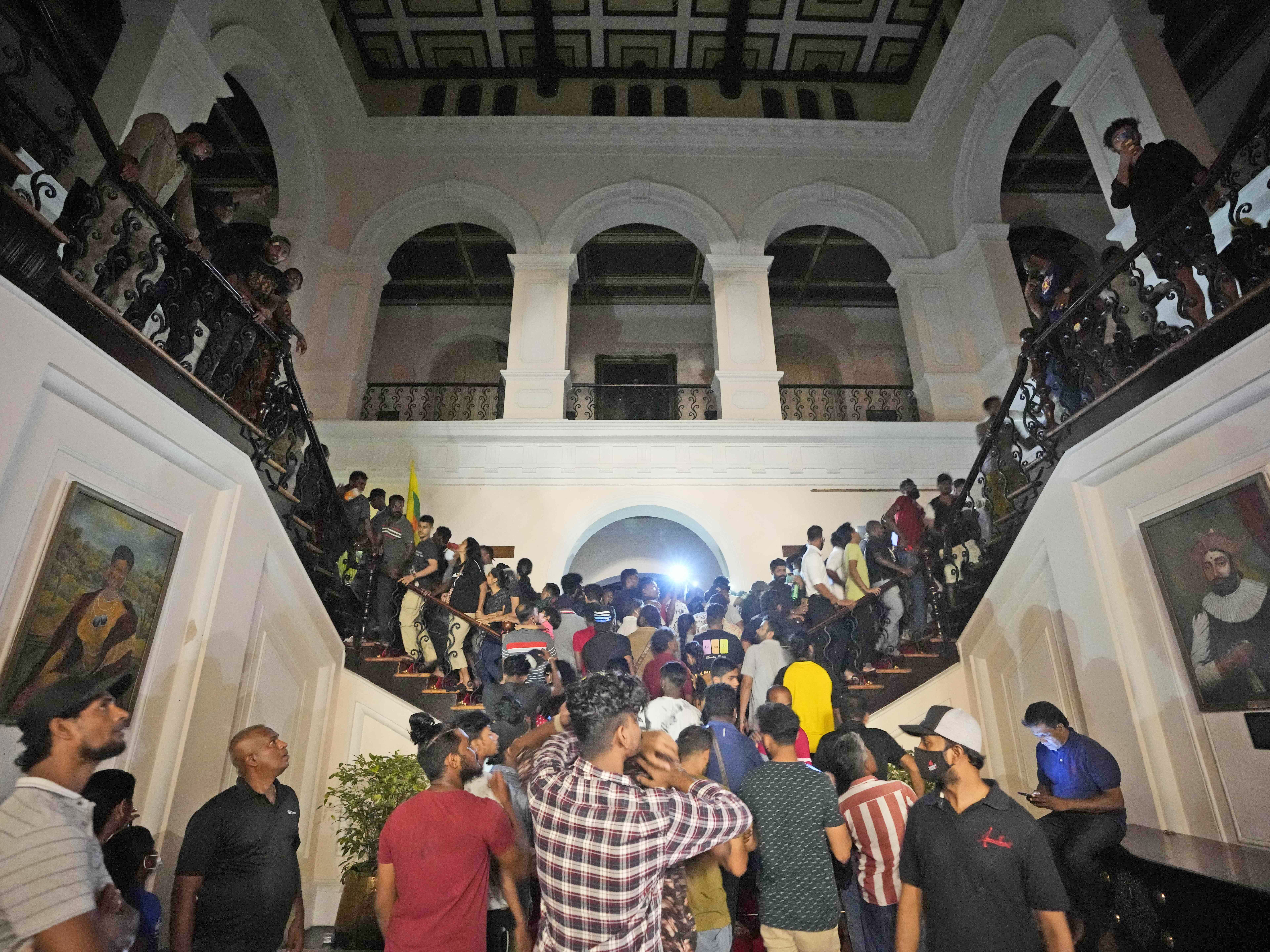 Sri Lanka's president and prime minister to resign after tumultuous protests - Vimarsana News