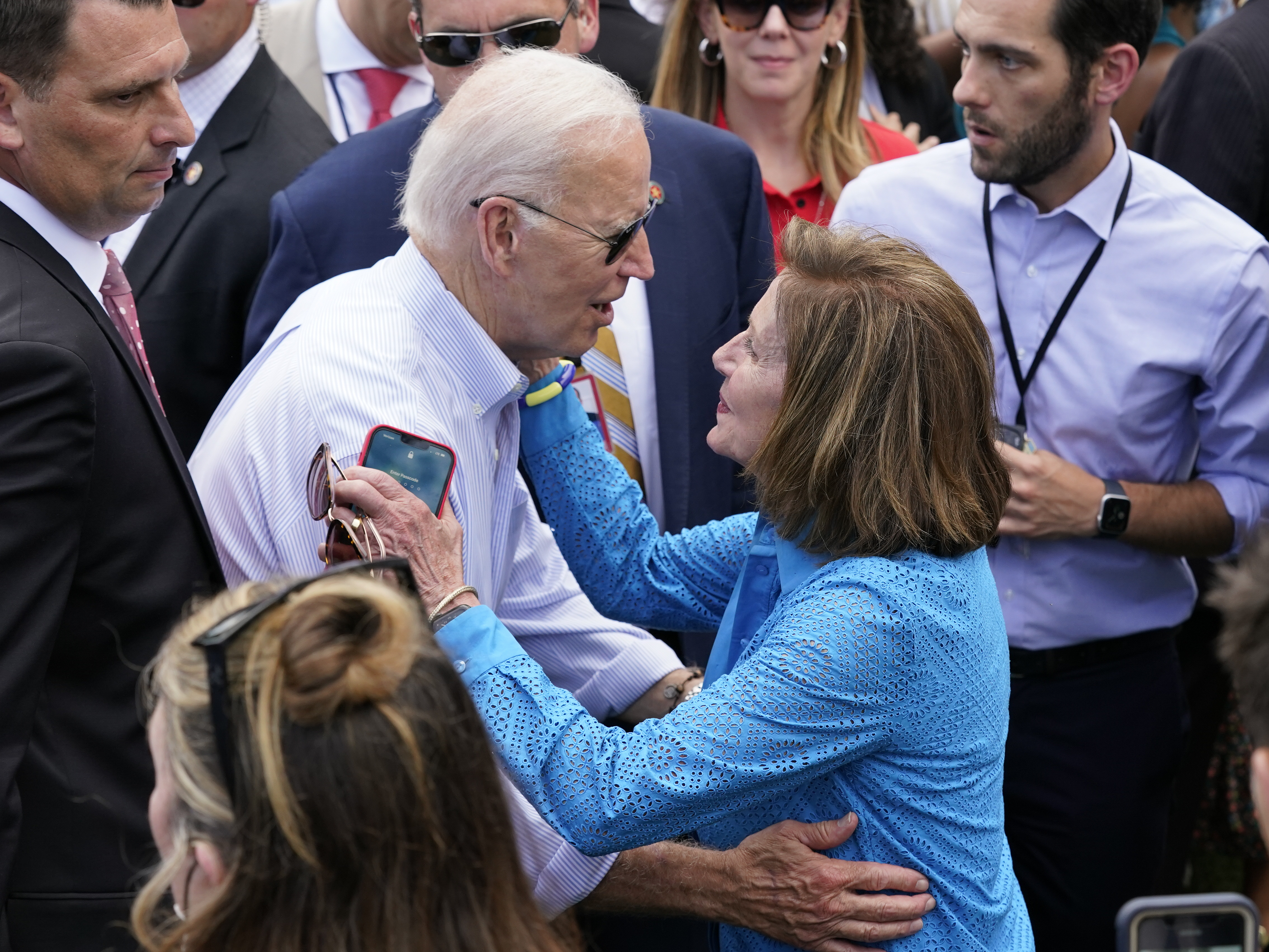 APBiden switches to fist bumps instead of