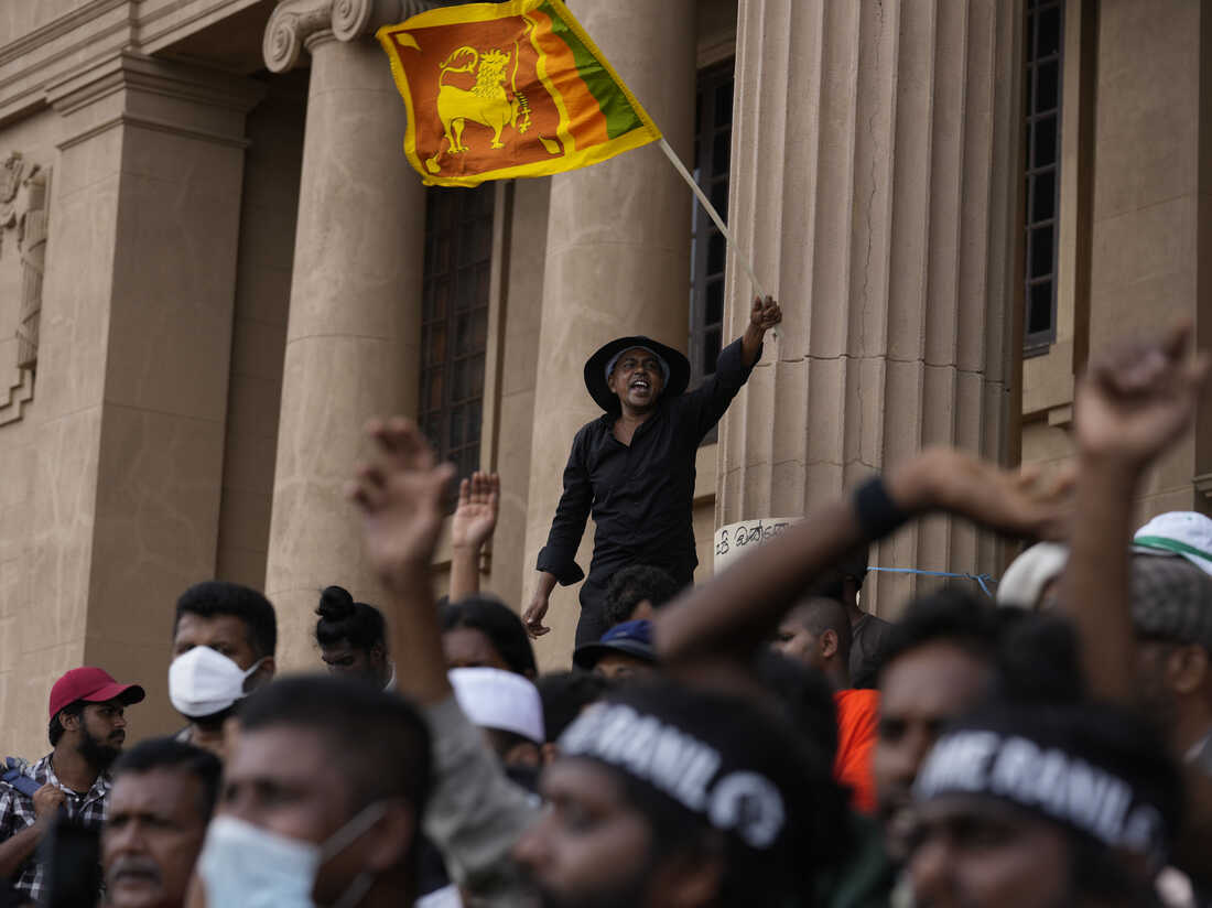 Sri Lankan veterans protest against president who led them during