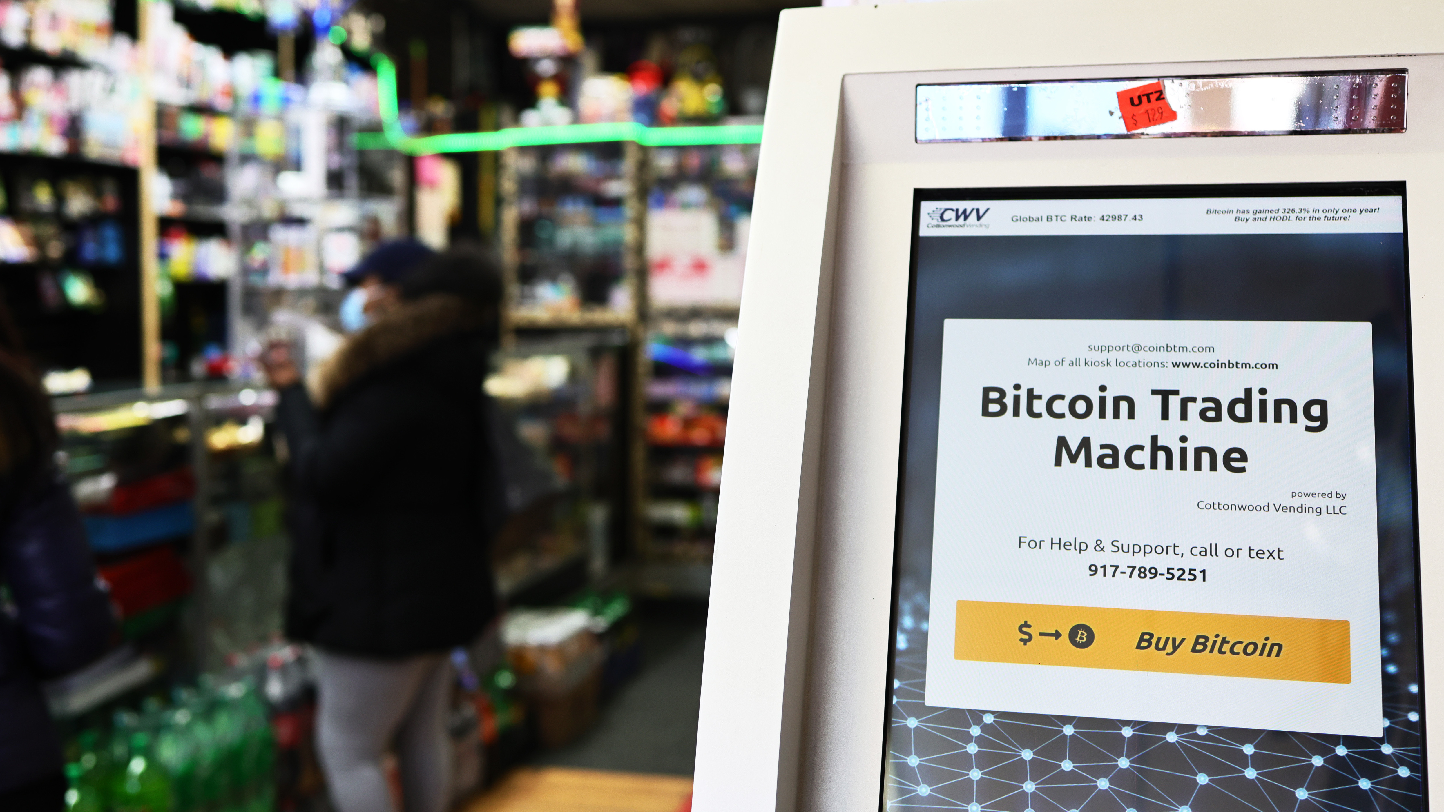 Tesla cashes out 75% of its Bitcoin, after a year of crypto turbulence : NPR