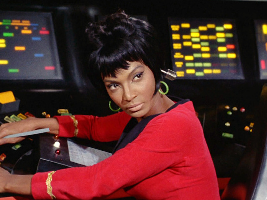 Nichelle Nichols, Lt. Uhura on 'Star Trek,' dead at 89 : NPR