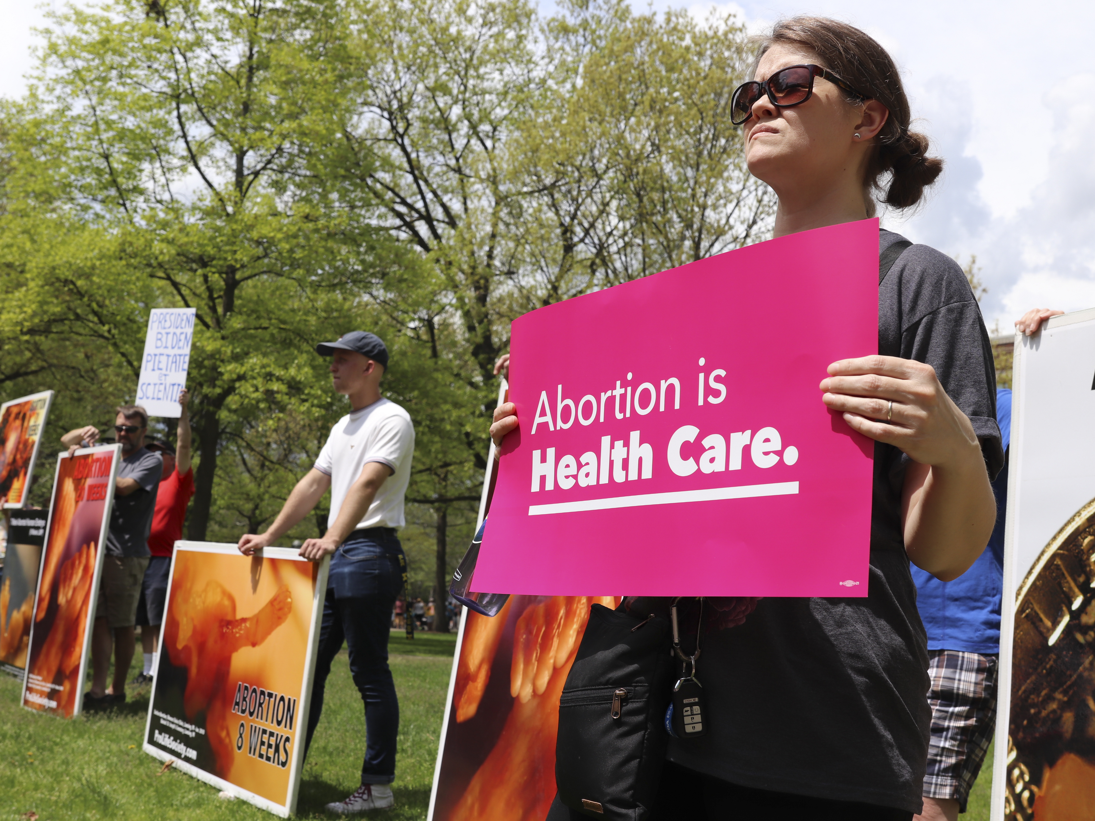 Confusion roiled Michigan for days as abortion rights changed hour to hour - Vimarsana News