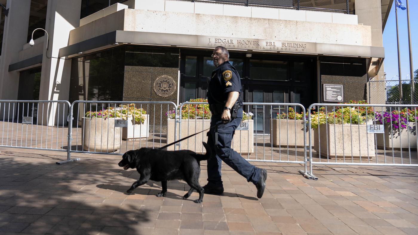 FBI, Homeland Security warn about threats to law enforcement after