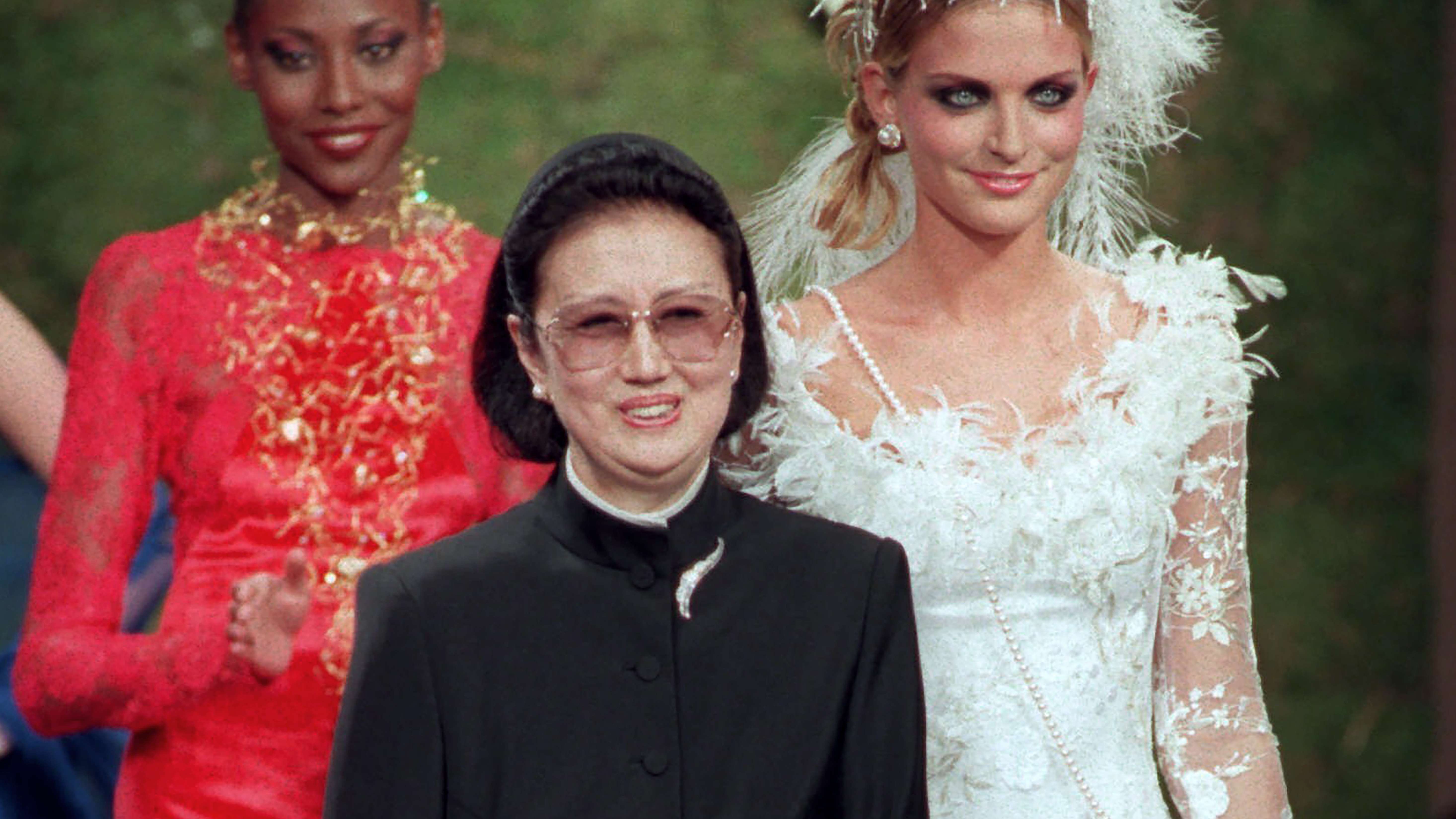 Hanae Mori, a designer for Japan's films, working women and an empress, dies
