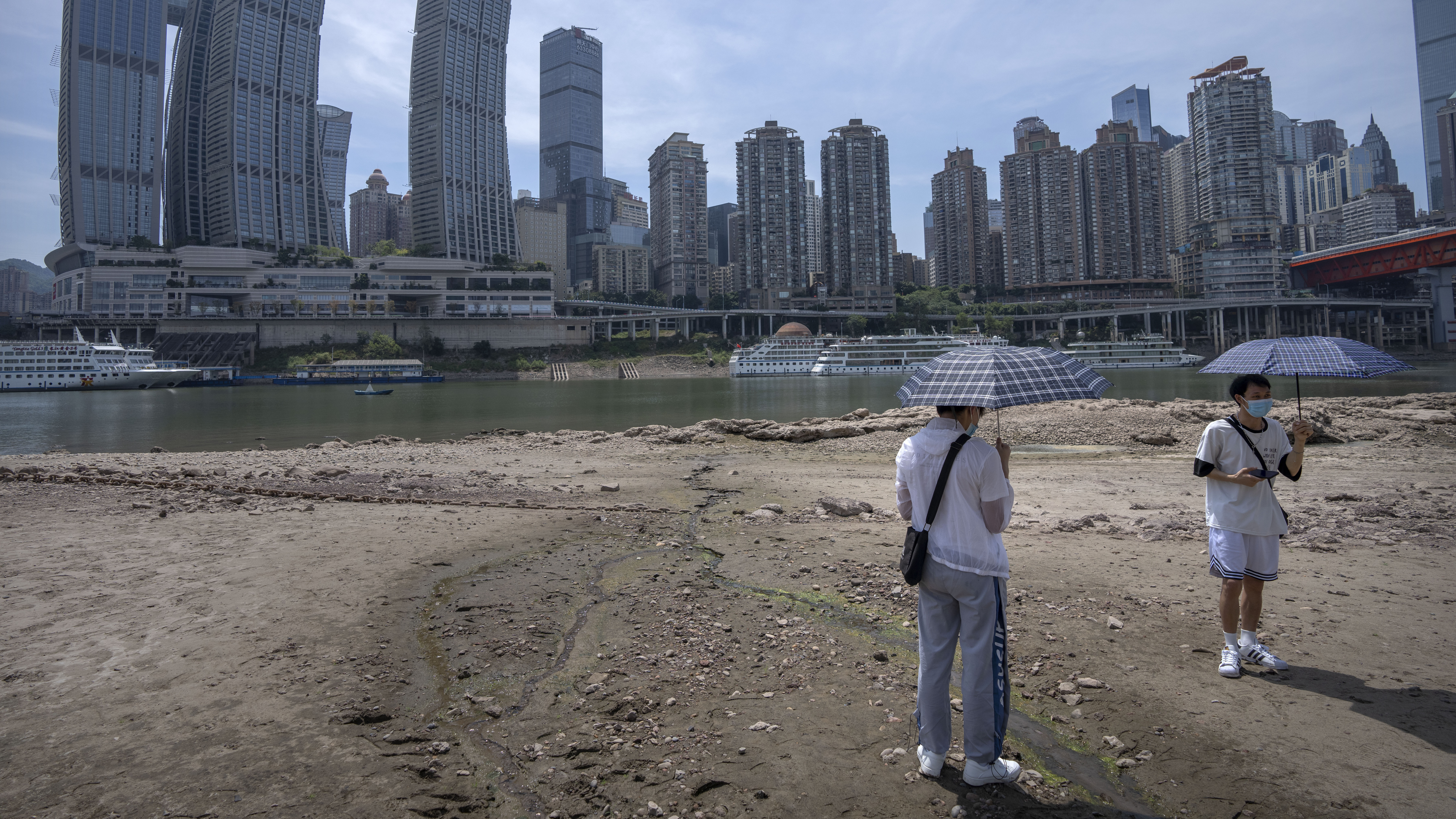 Yangtze shrinks as China's drought disrupts industry : NPR - Vimarsana News