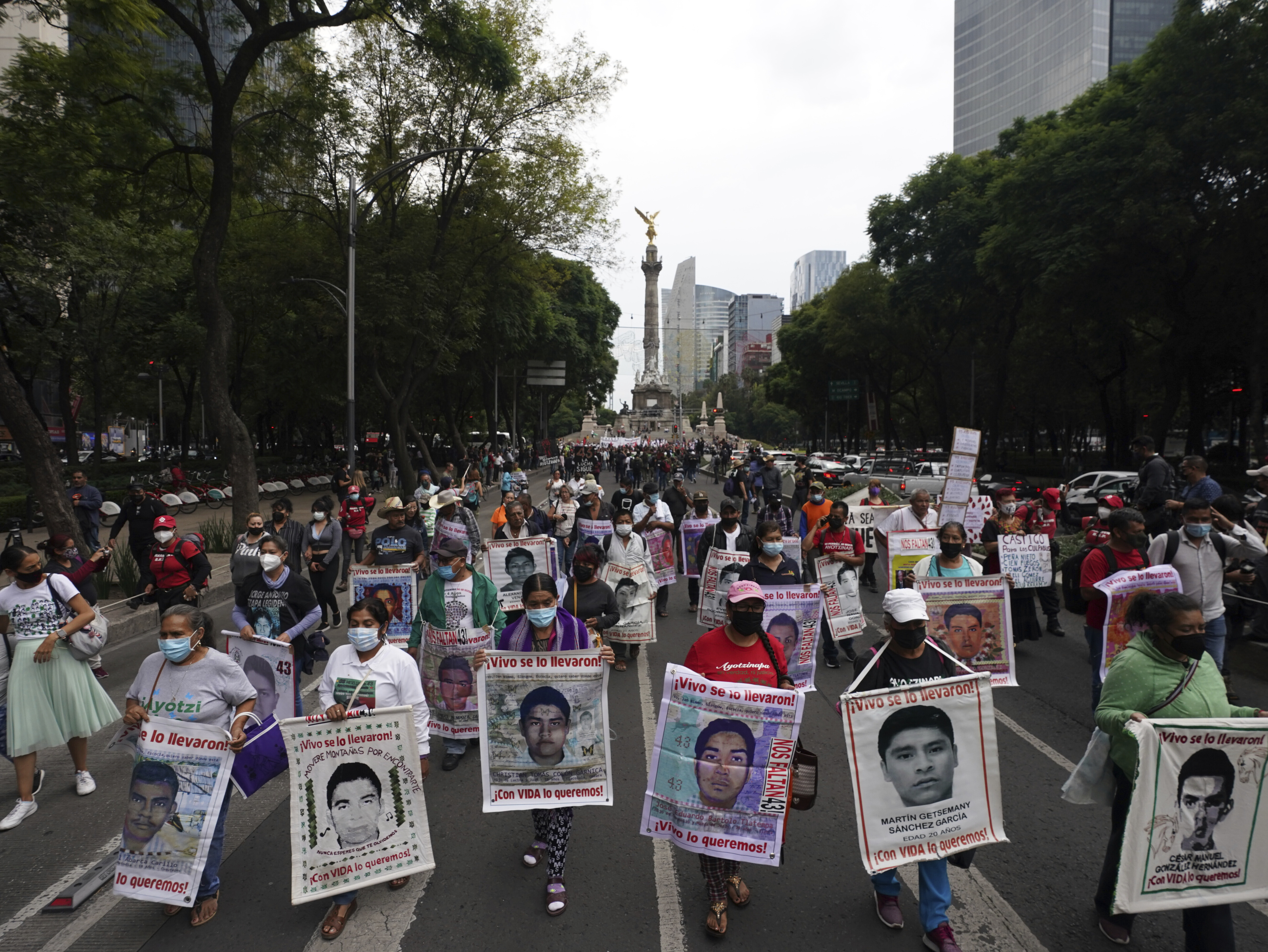6 of the 43 missing Mexican students were turned over to the army, official says - Vimarsana News