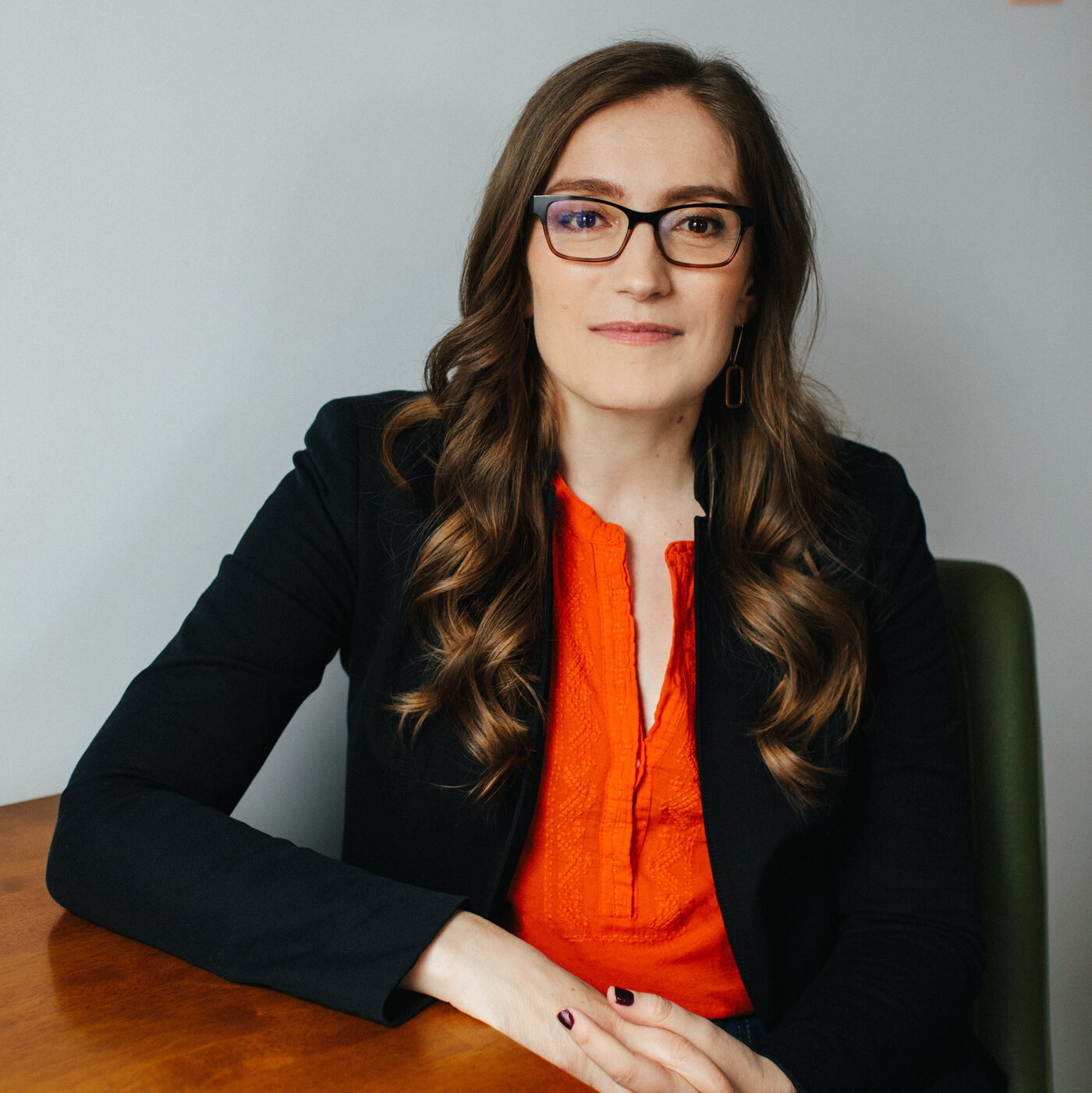Stacey Vanek Smith joins the Business Desk NPR Extra NPR(02)