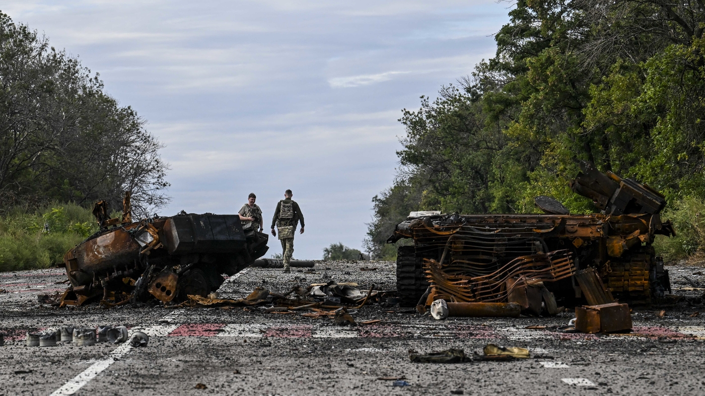 Russian forces withdraw from Ukraine's Kharkiv region : NPR