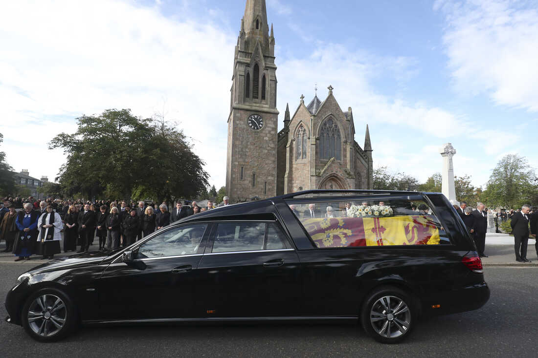 Queen Elizabeth Iis Coffin Leaves Her Balmoral Estate And Begins A