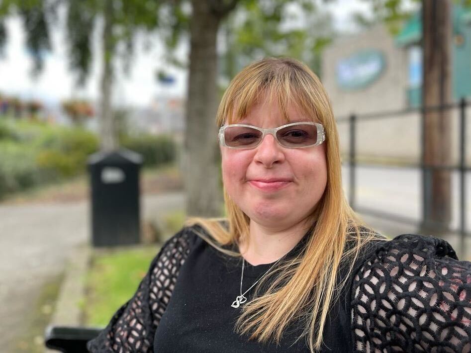 Queen Elizabeth's coffin arrives in Edinburgh ahead of a final journey