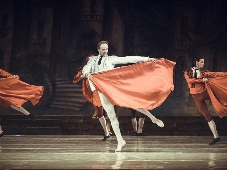 Ukrainian ballet dancer Oleksandr Shapoval is killed on the battlefield