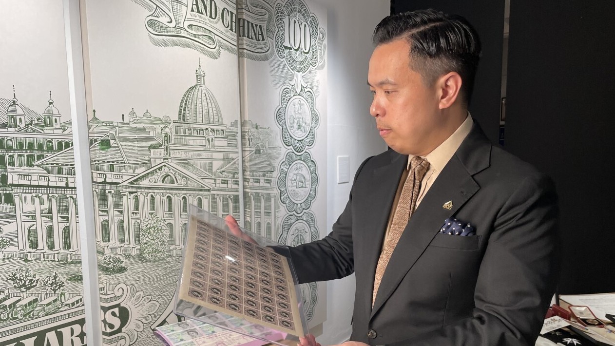 Queen's death renews interest in UK memorabilia in Hong Kong : NPR - Vimarsana News