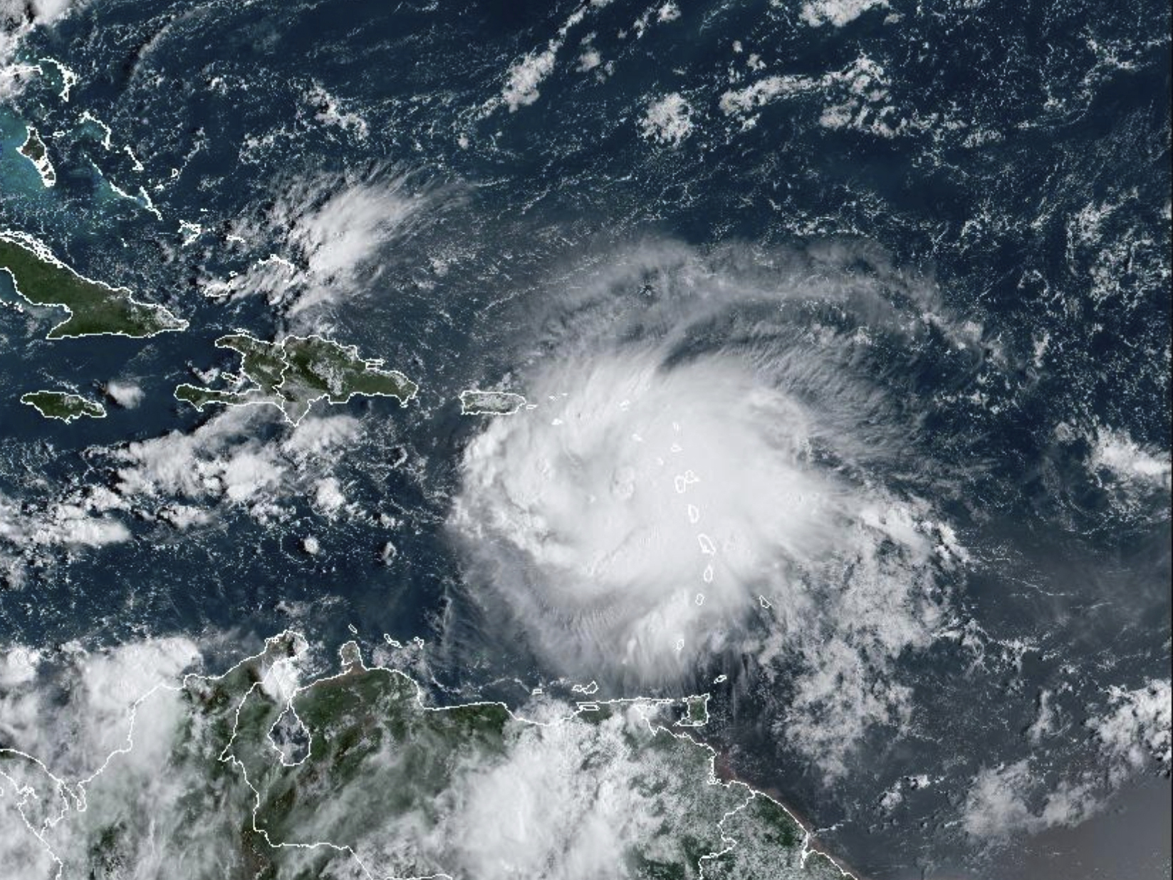 Anxiety is high in Puerto Rico as Fiona closes in and threatens historic rainfall - Vimarsana News