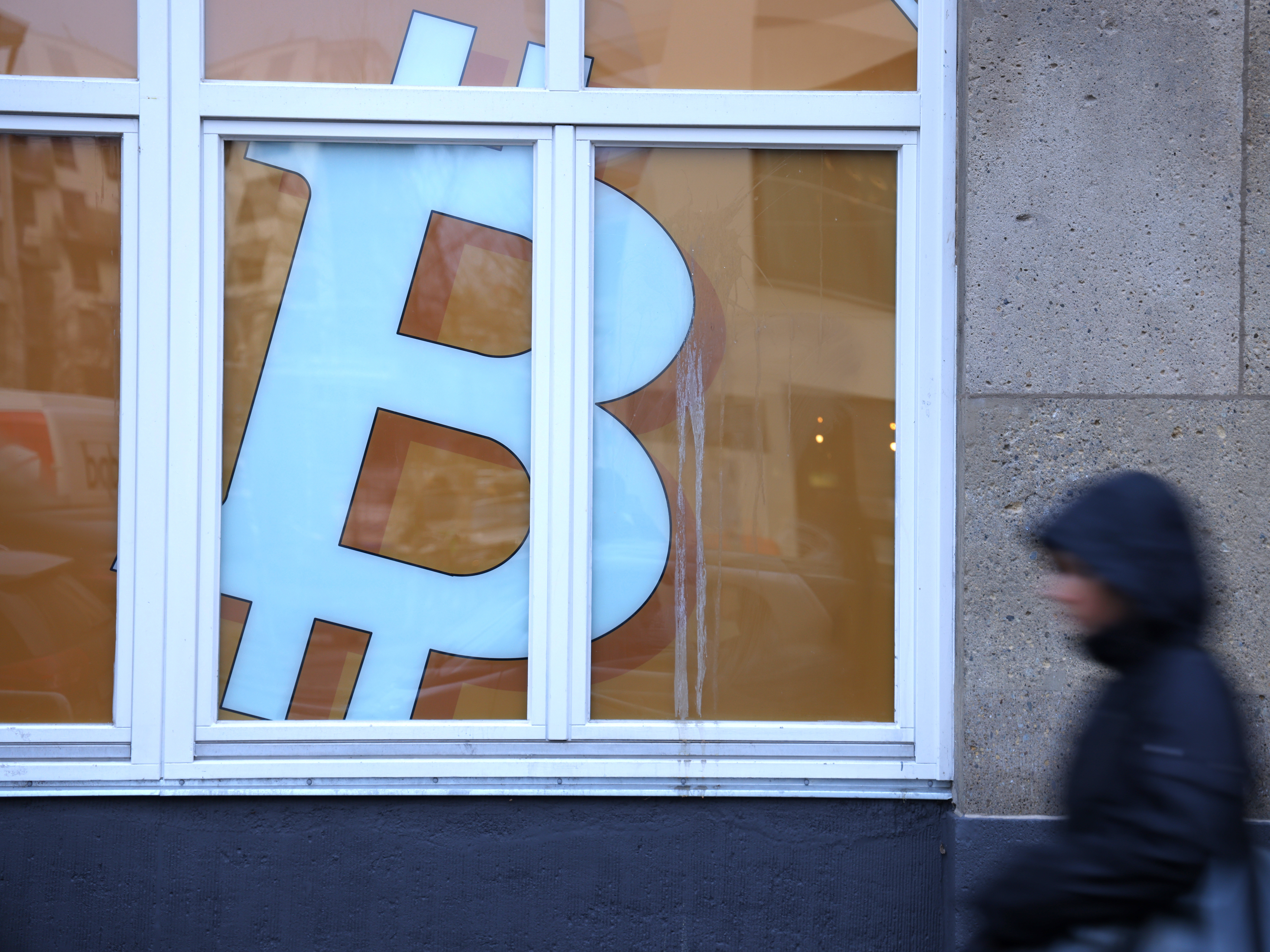 To generate fake volume, crypto traders engage in wash trading : The  Indicator from Planet Money : NPR