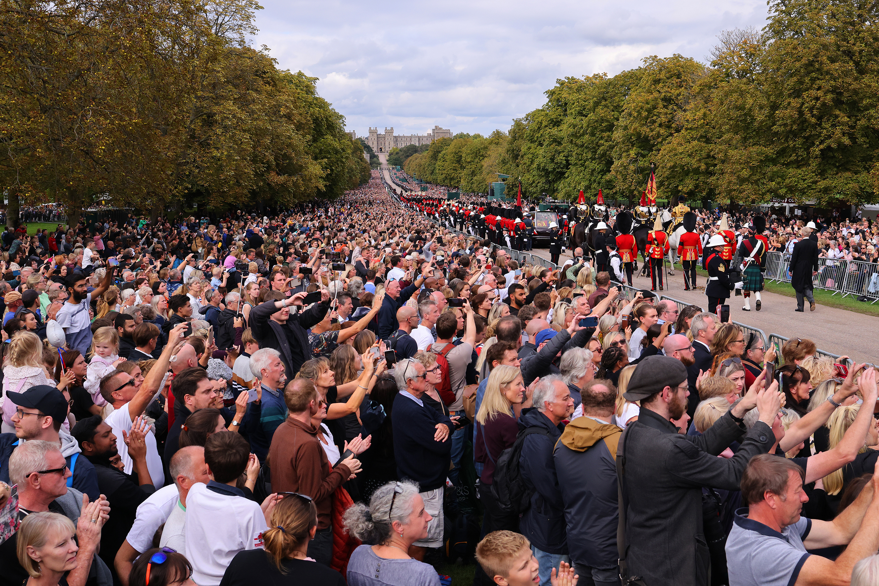 As bagpipes played 'Sleep, Dearie, Sleep,' a nation bids farewell to Queen Elizabeth - Vimarsana News