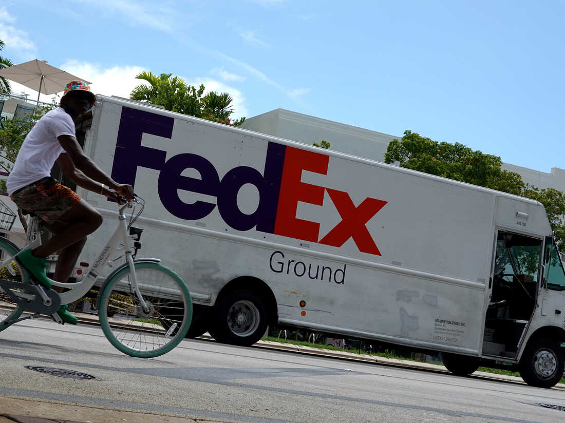 What FedEx’s steep sales tell us about where the economy is headed: NPR