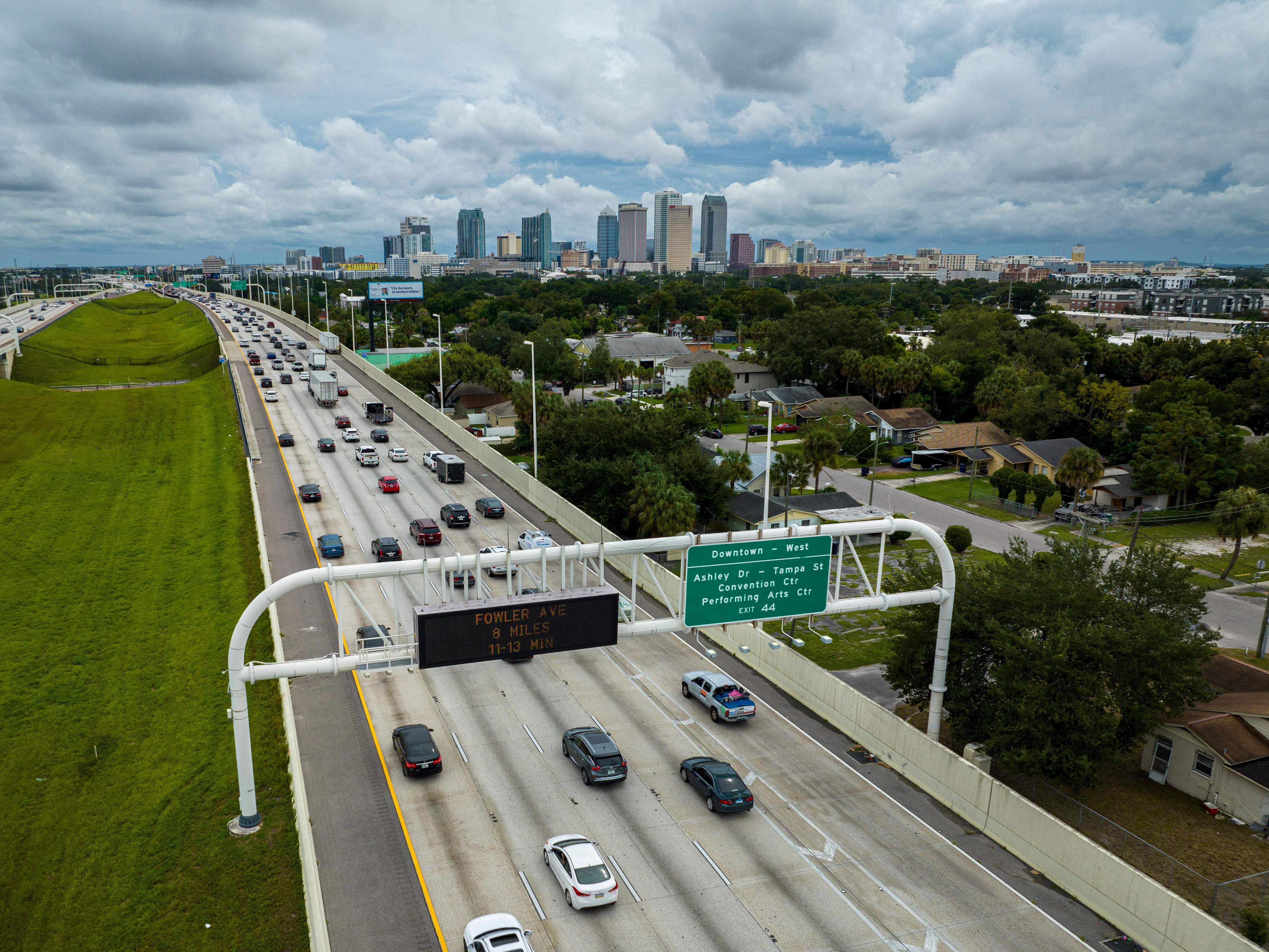 Eastbound traffic crowds Interstate 275 as people evacuate before the arrival of Hurricane Ian in Tampa, Fla., on Tuesday. (AFP via Getty Images)