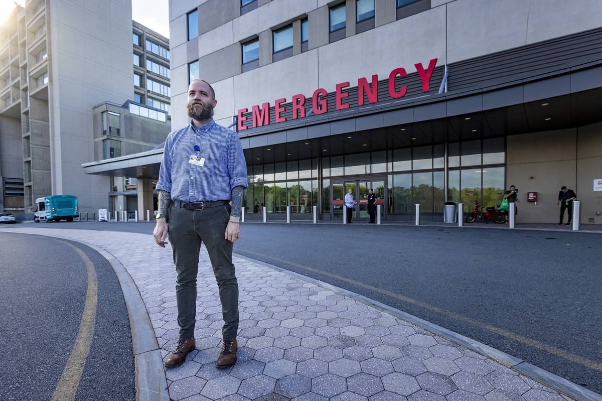 To stop fatal overdoses, hospitals turn to addiction treatment teams : Shots