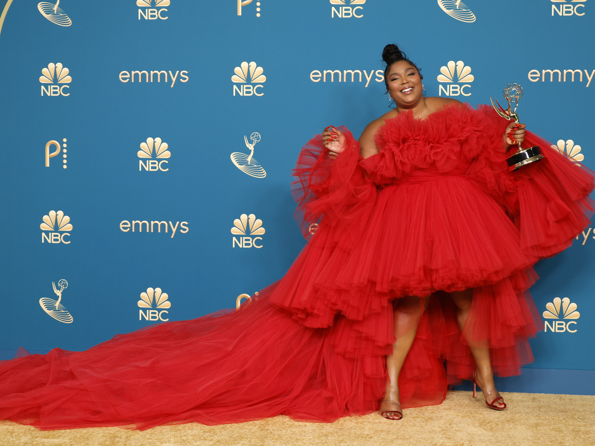 Lizzo performs James Madison's crystal flute onstage throughout D.C ...