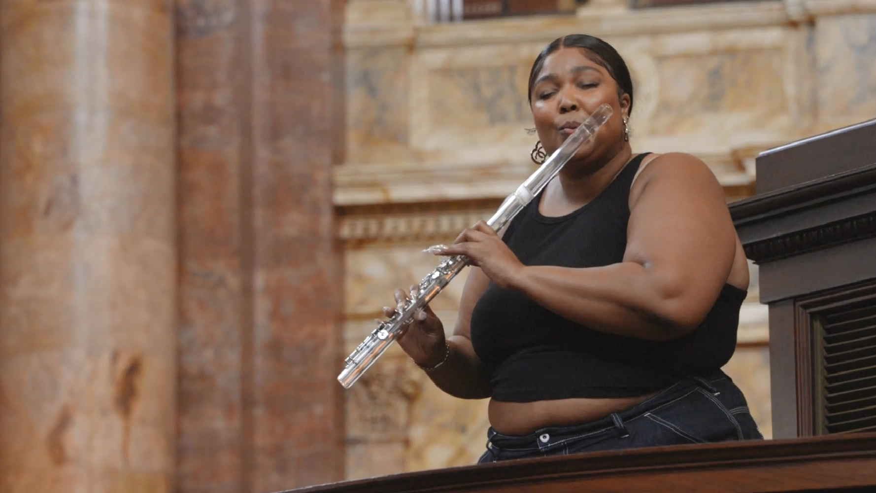 Lizzo played James Madison's crystal flute onstage in D.C., proving history rocks
