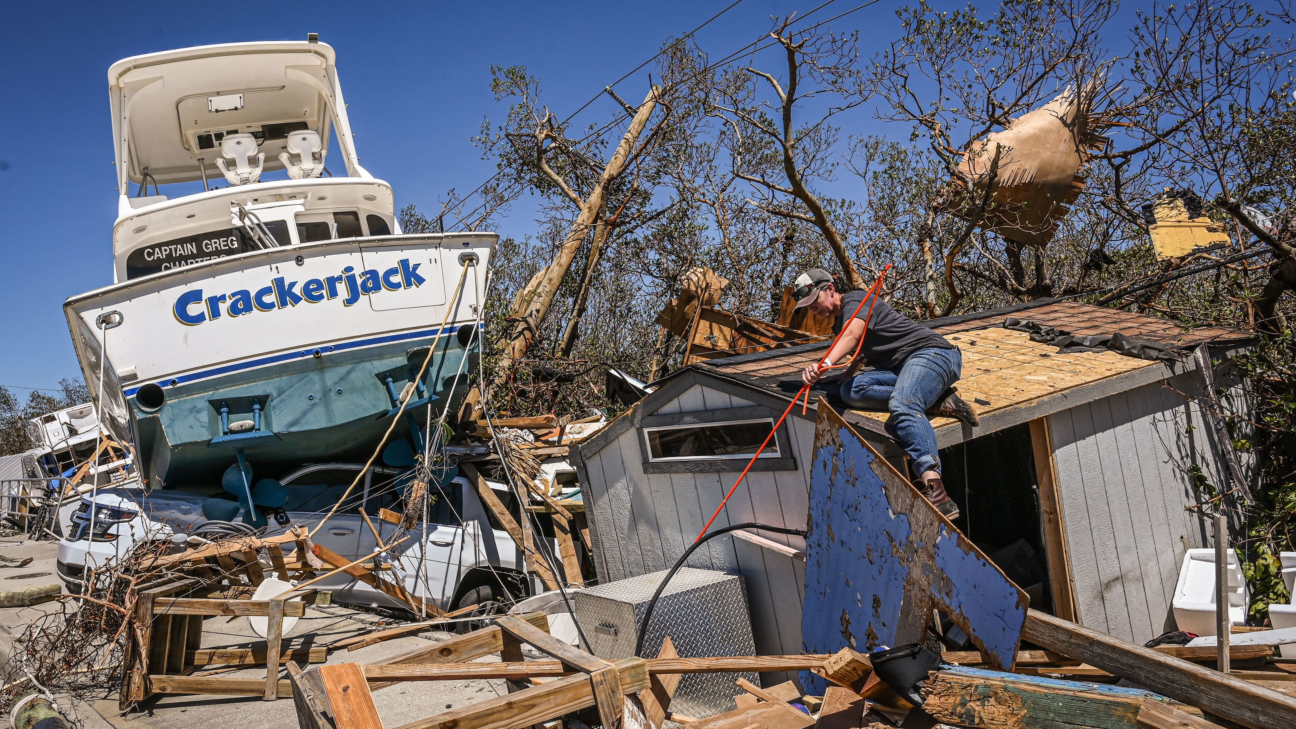 Florida officials face questions over the late evacuation order in Lee County