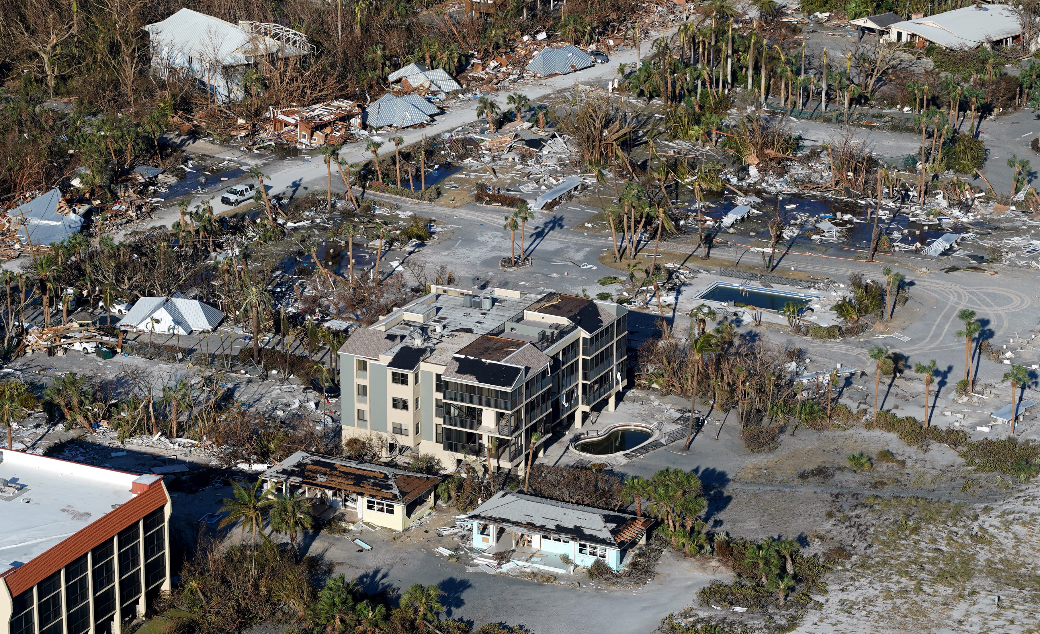 Uncertainty remains at Naples mobile home park after rent rise, damage wrought by Hurricane Ian - Vimarsana News