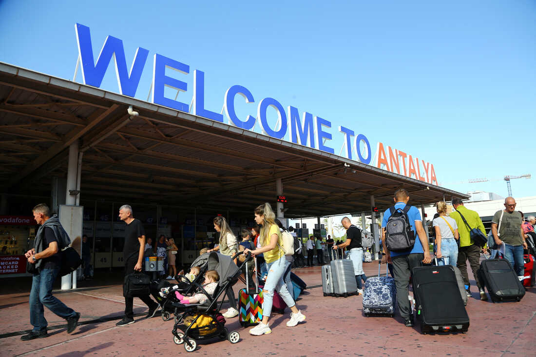 Thousands of Russians continue to arrive in Turkey, fleeing conscription 2