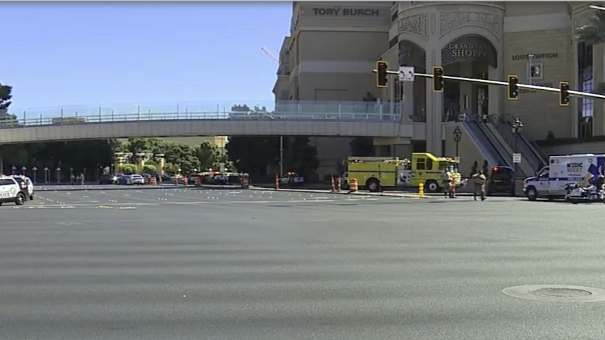 2 are dead and 6 are injured in stabbings along the Las Vegas Strip, police say