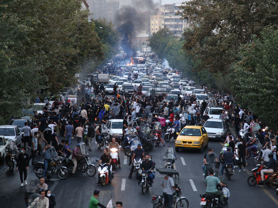U.S. announces new sanctions on Iran, even as it seeks a new nuclear deal